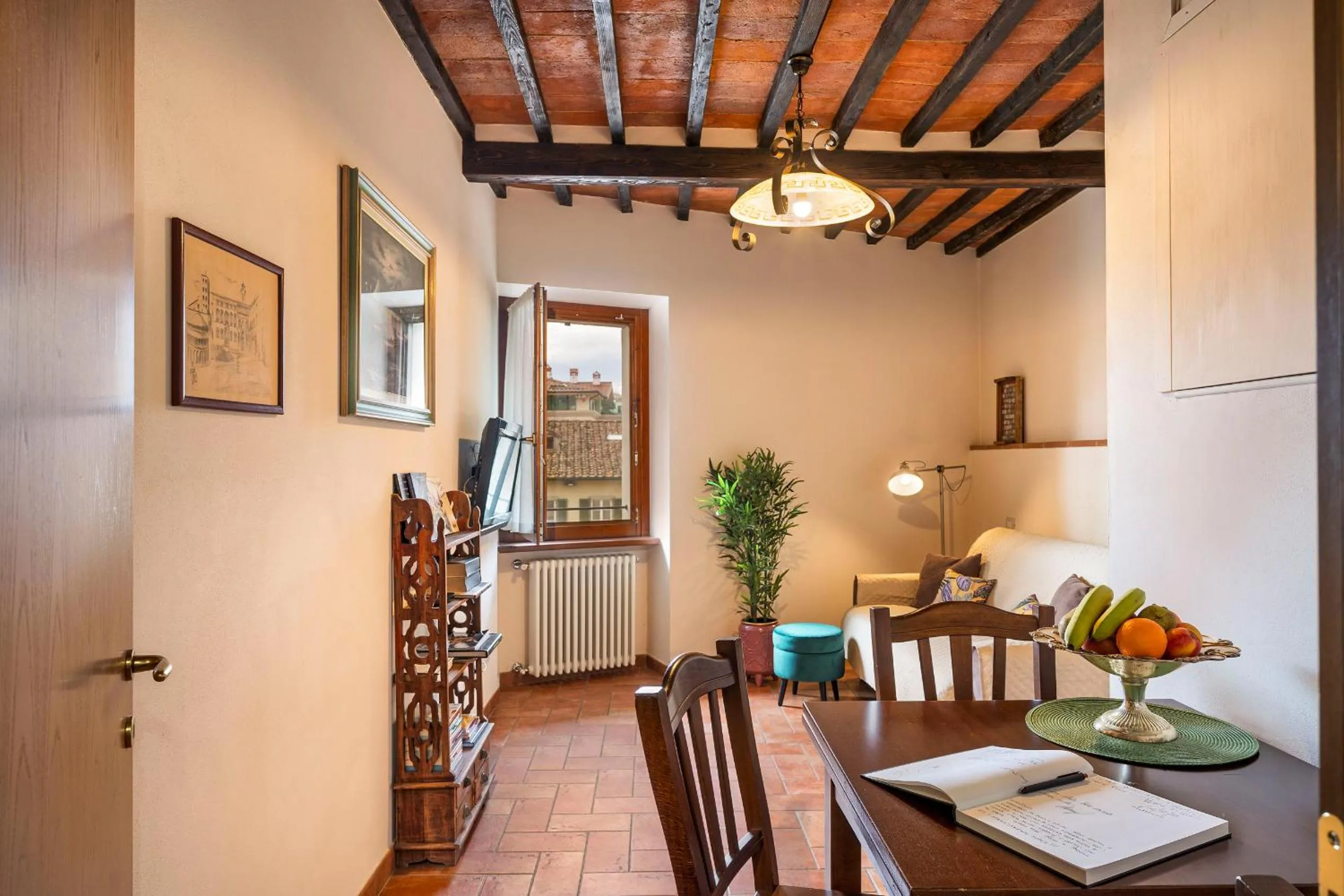 furniture in La Finestra d'Arezzo