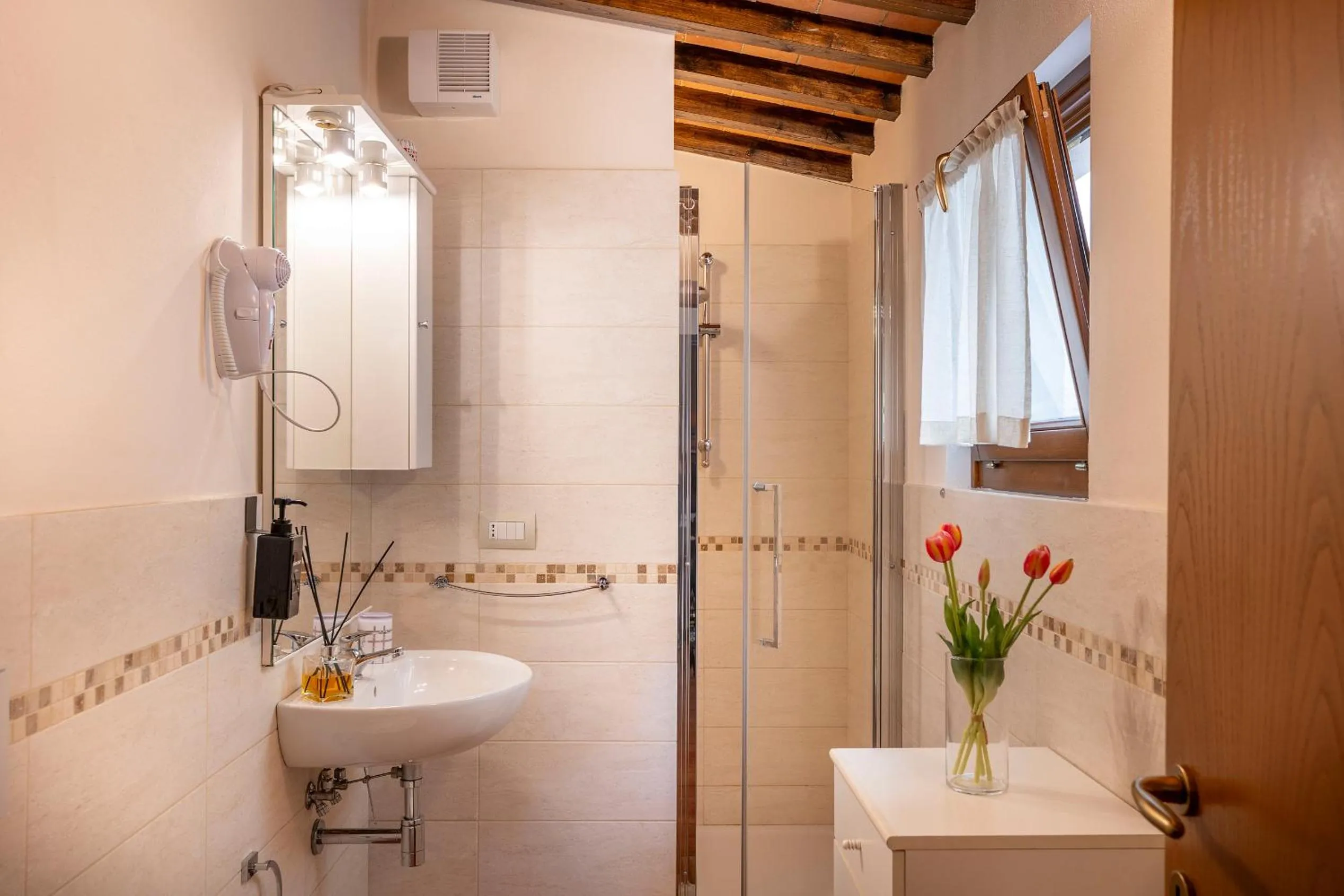 Bathroom in La Finestra d'Arezzo