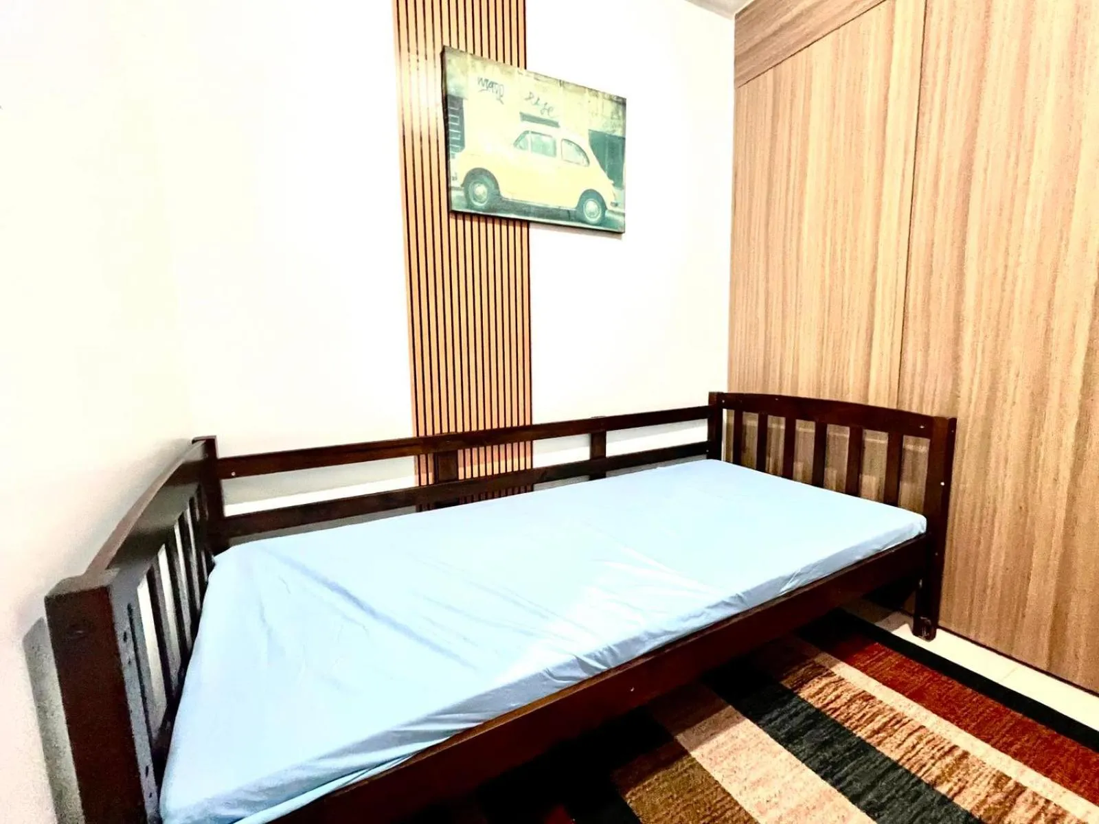 Seating area, Bed in Mall Of Asia - Aseana Prime Accommodations