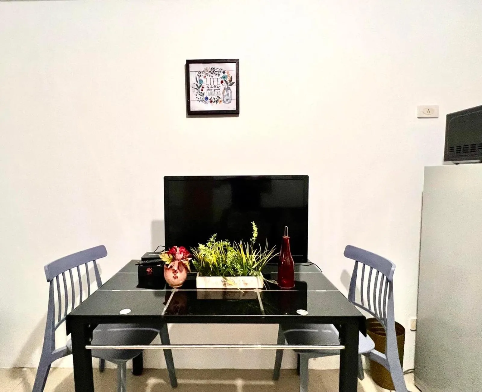 Dining area in Mall Of Asia - Aseana Prime Accommodations