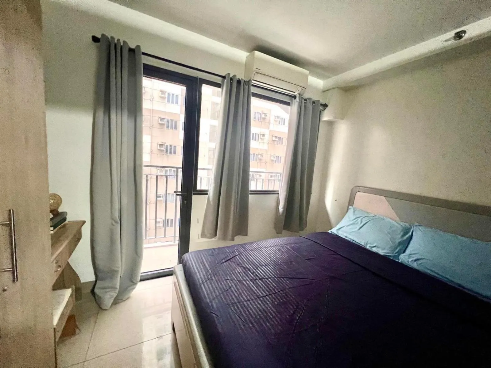 Photo of the whole room, Bed in Mall Of Asia - Aseana Prime Accommodations