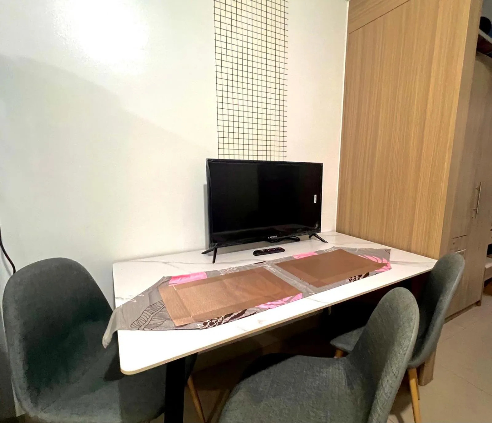 TV and multimedia in Mall Of Asia - Aseana Prime Accommodations