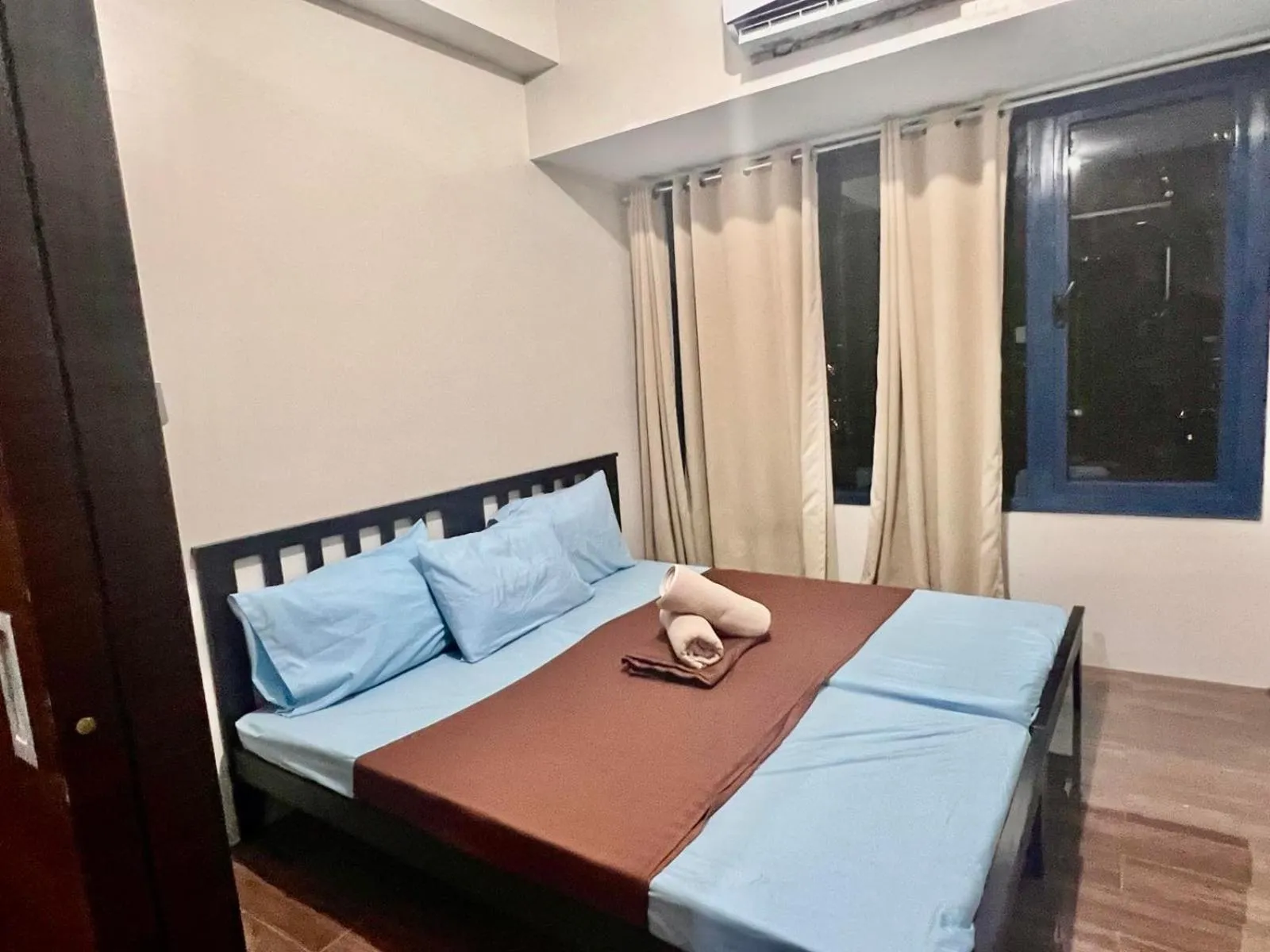 Bed in Makati Business District Residences