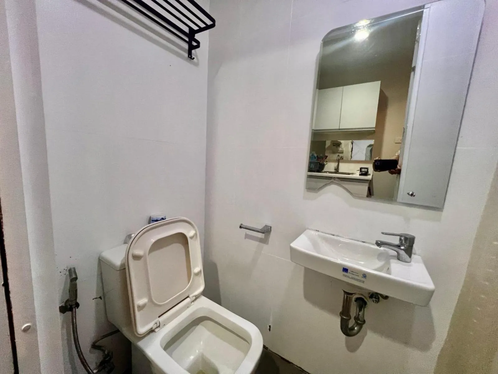 Toilet in Makati Business District Residences