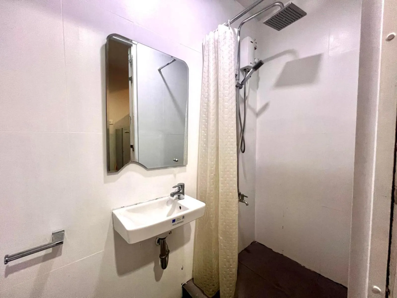 Bathroom in Makati Business District Residences