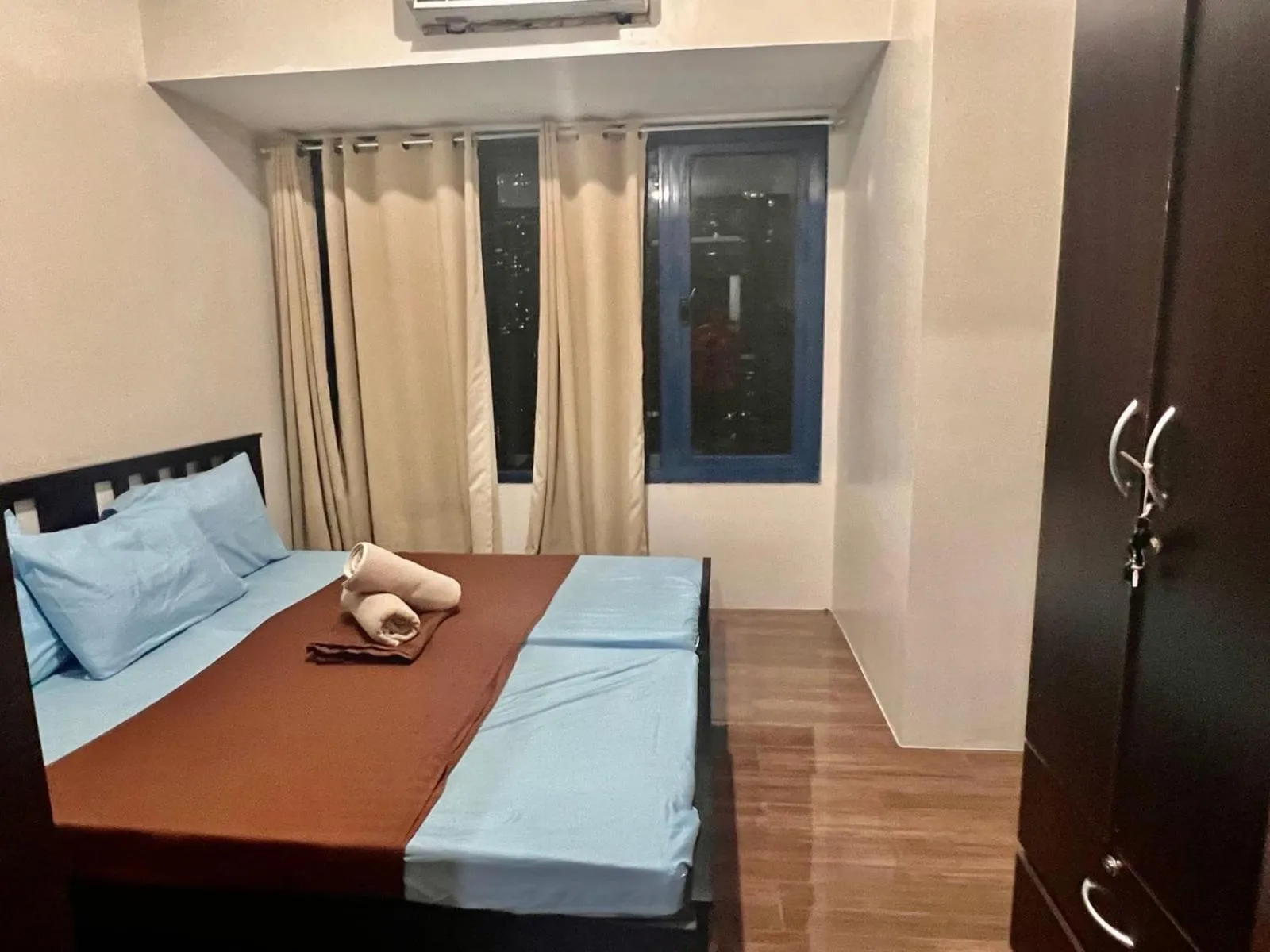 Bed in Makati Business District Residences
