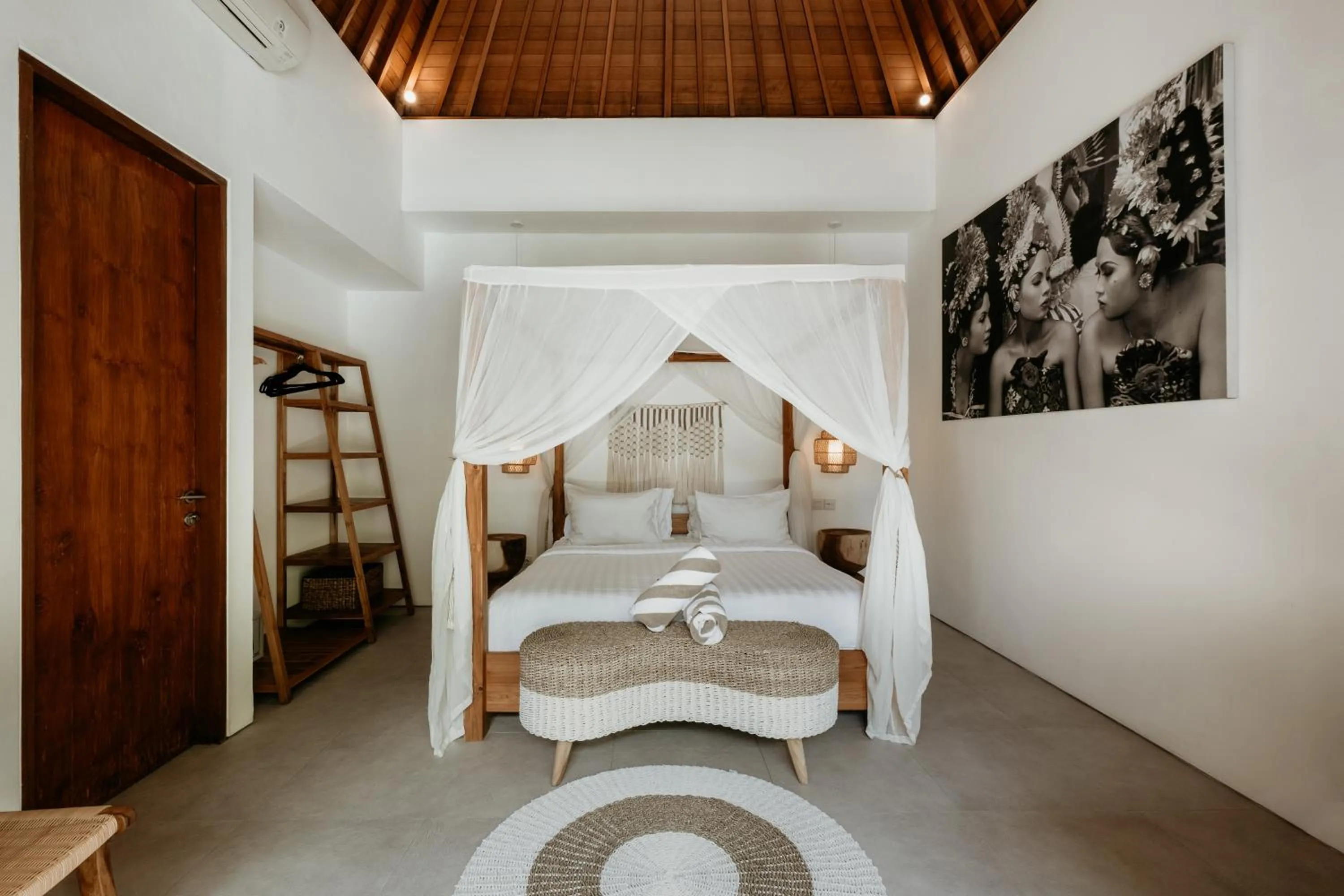 Bed in Villa Pacha Seminyak