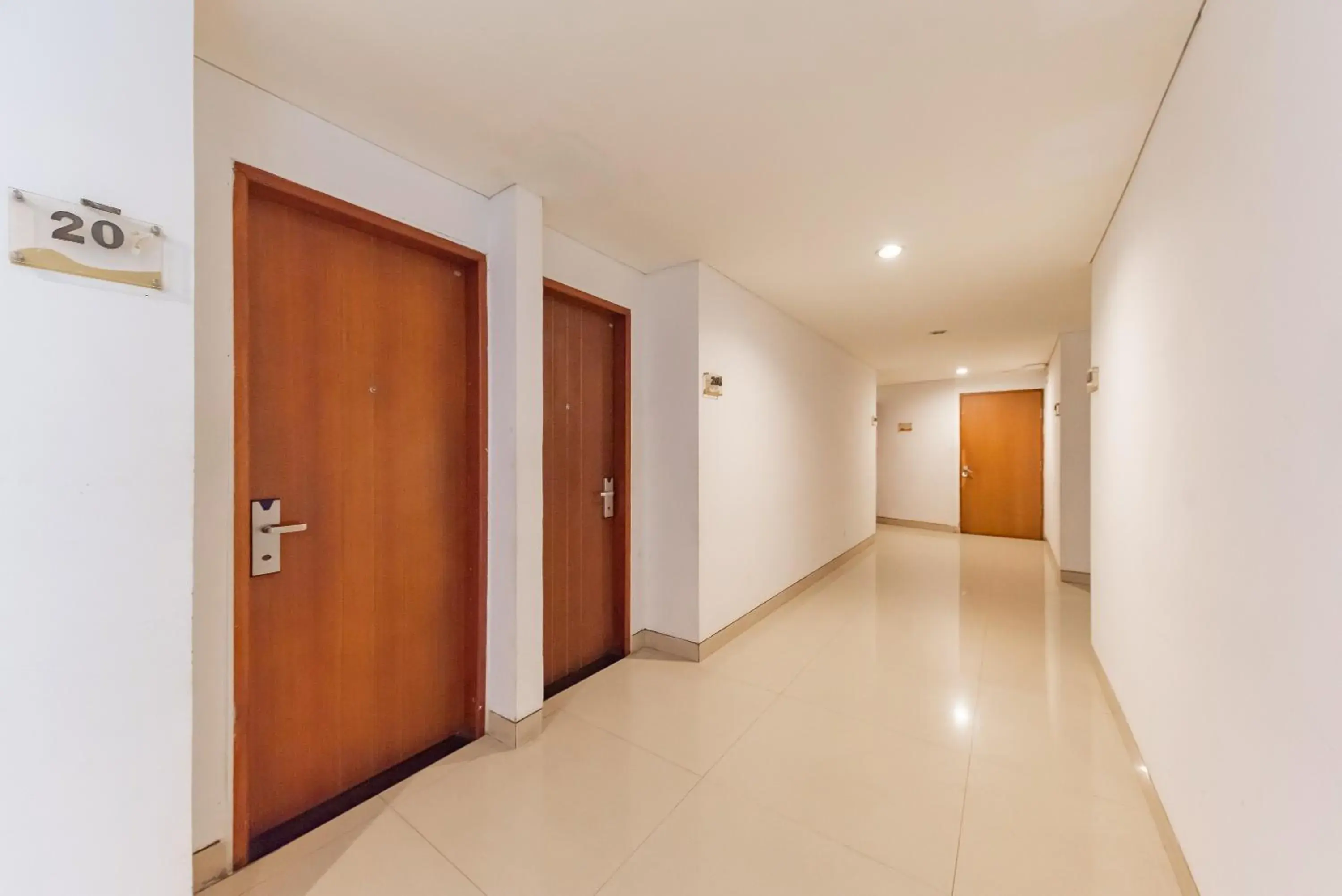 Property building in RedDoorz Premium near Paris Van Java Mall Property building in RedDoorz Premium near Paris Van Java Mall