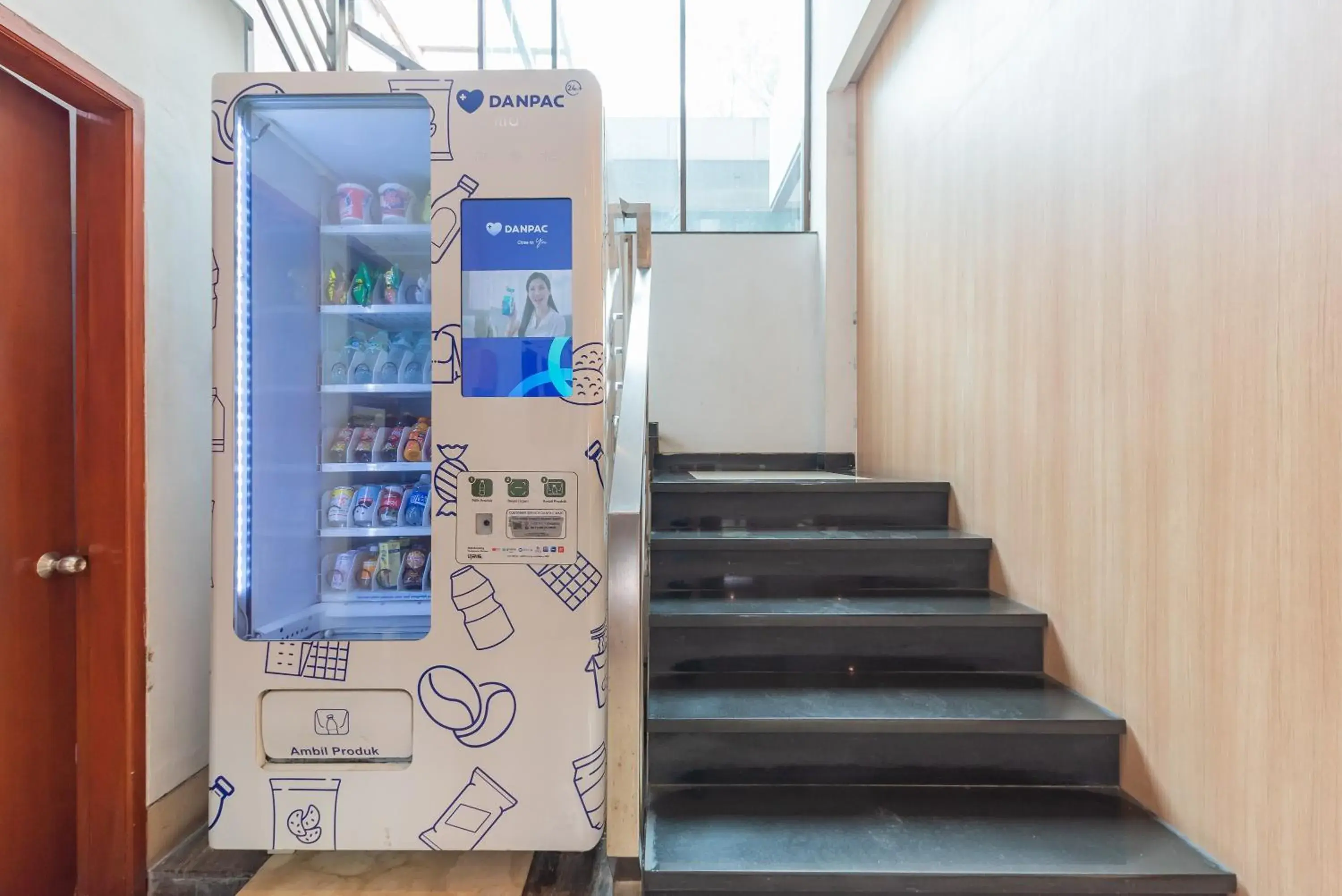 Property building in RedDoorz Premium near Paris Van Java Mall Property building in RedDoorz Premium near Paris Van Java Mall