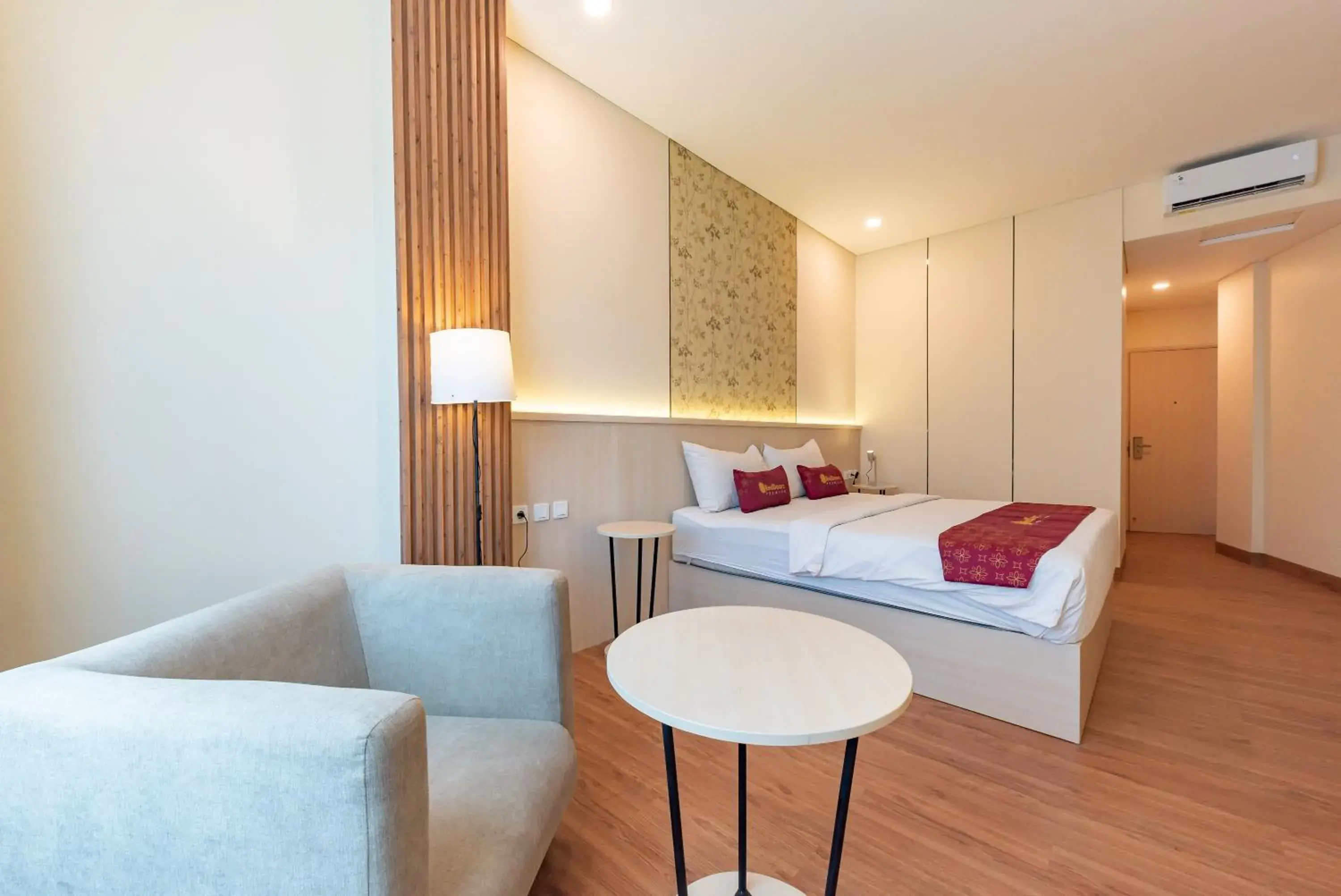 Bedroom, Bed in RedDoorz Premium near Paris Van Java Mall Bedroom, Bed in RedDoorz Premium near Paris Van Java Mall