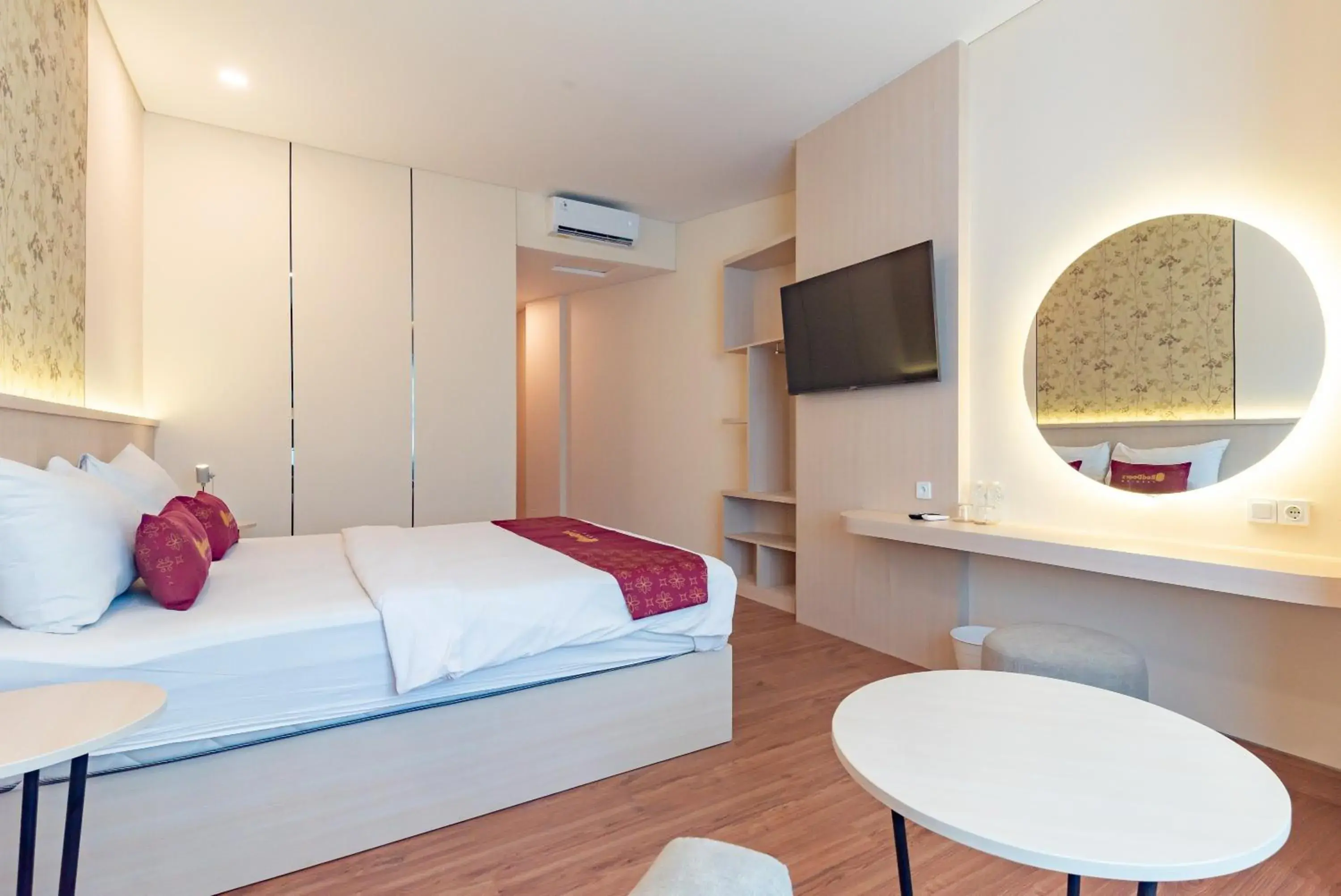 Bedroom, Bed in RedDoorz Premium near Paris Van Java Mall Bedroom, Bed in RedDoorz Premium near Paris Van Java Mall