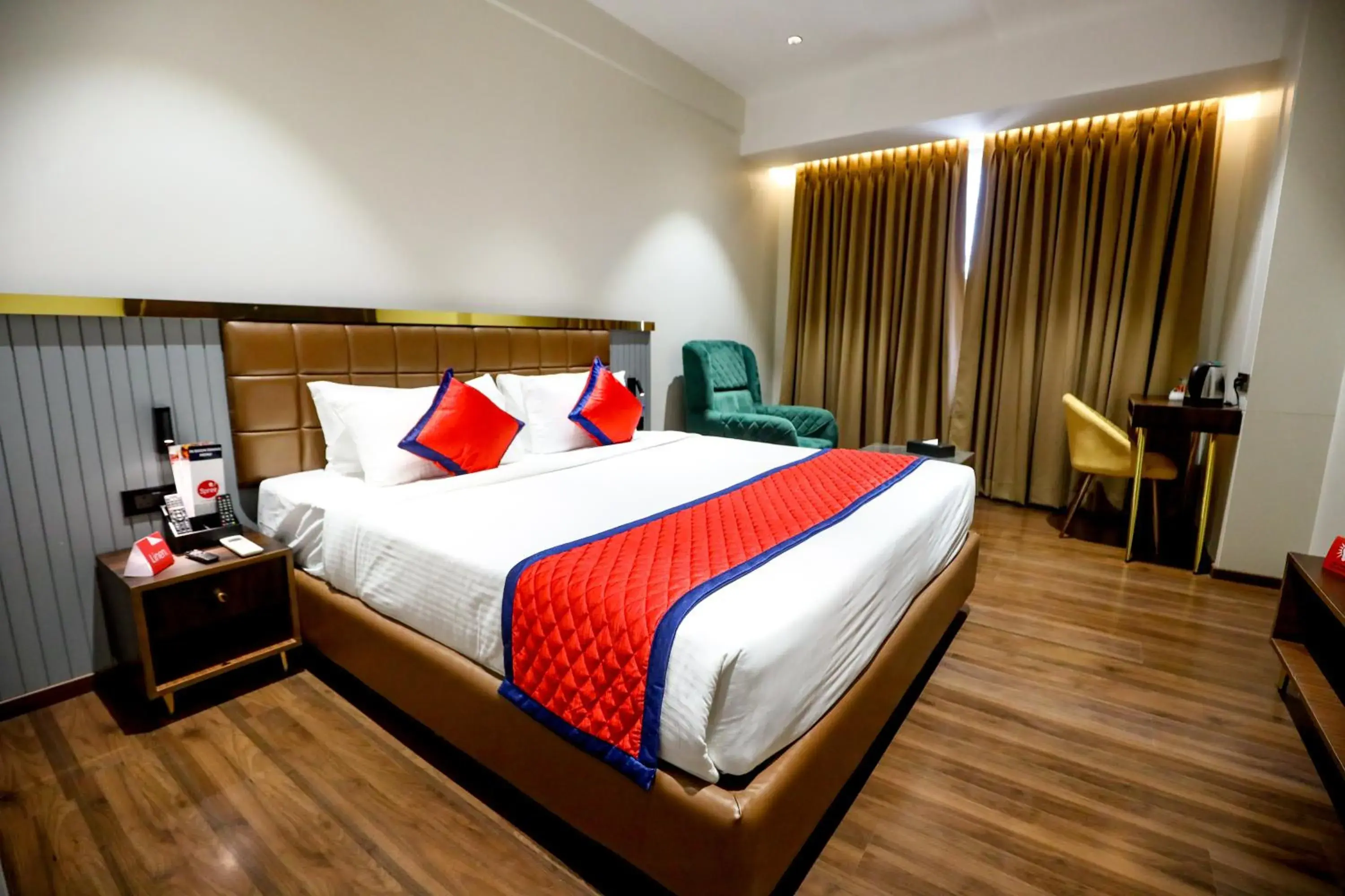 Deluxe King Room - single occupancy in Spree Manor Hotel Deluxe King Room - single occupancy in Spree Manor Hotel