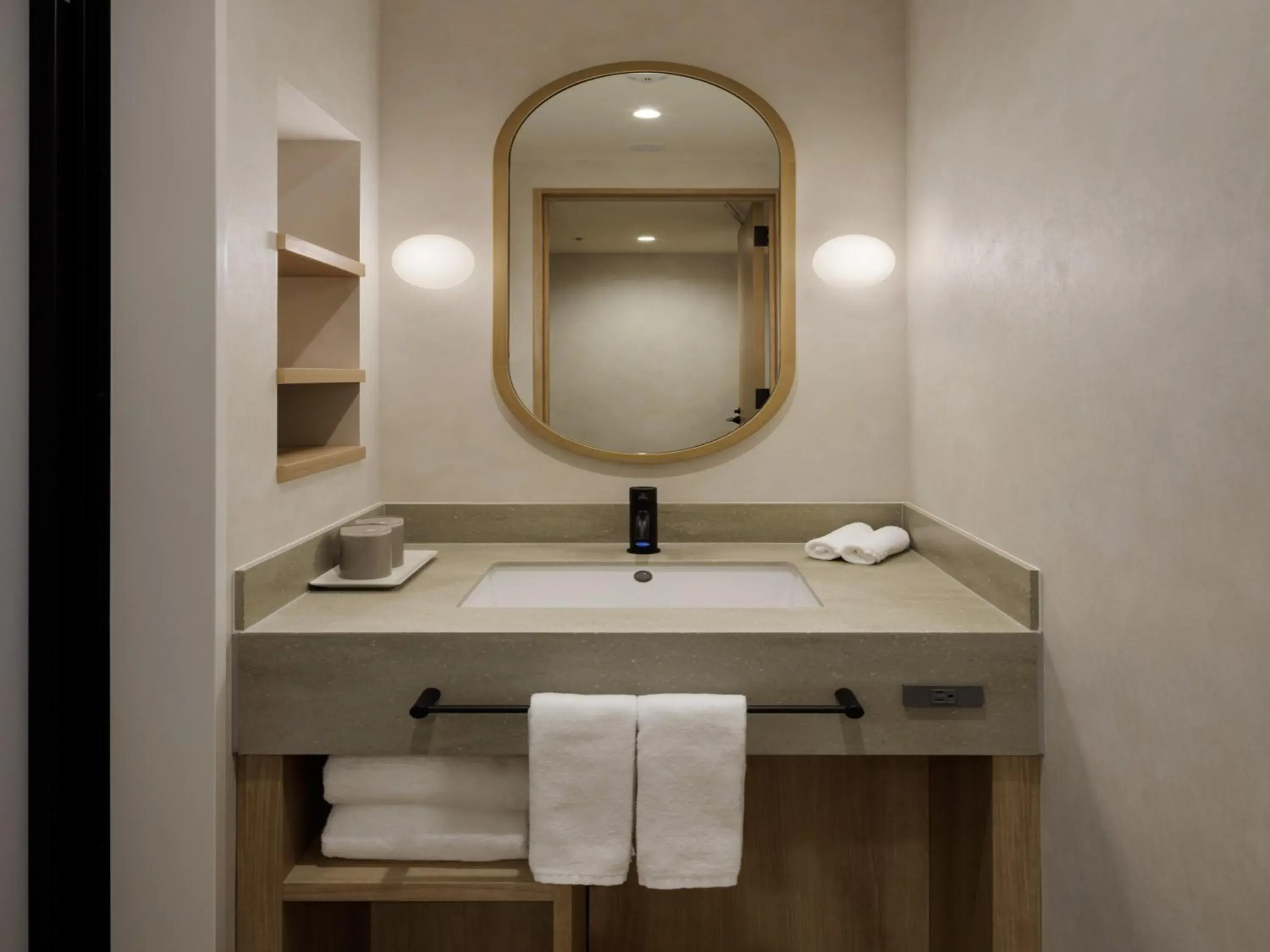 Universal Twin - single occupancy in Fukuoka Prince Hotel Momochihama Universal Twin - single occupancy in Fukuoka Prince Hotel Momochihama