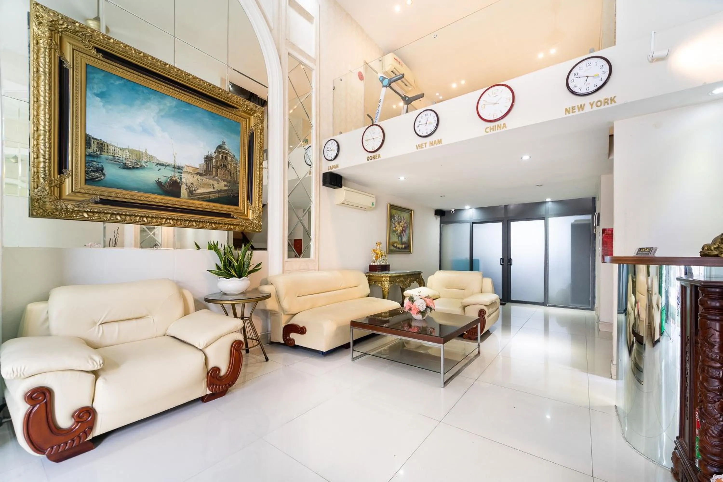 Living room in WIN hotel & Apartment