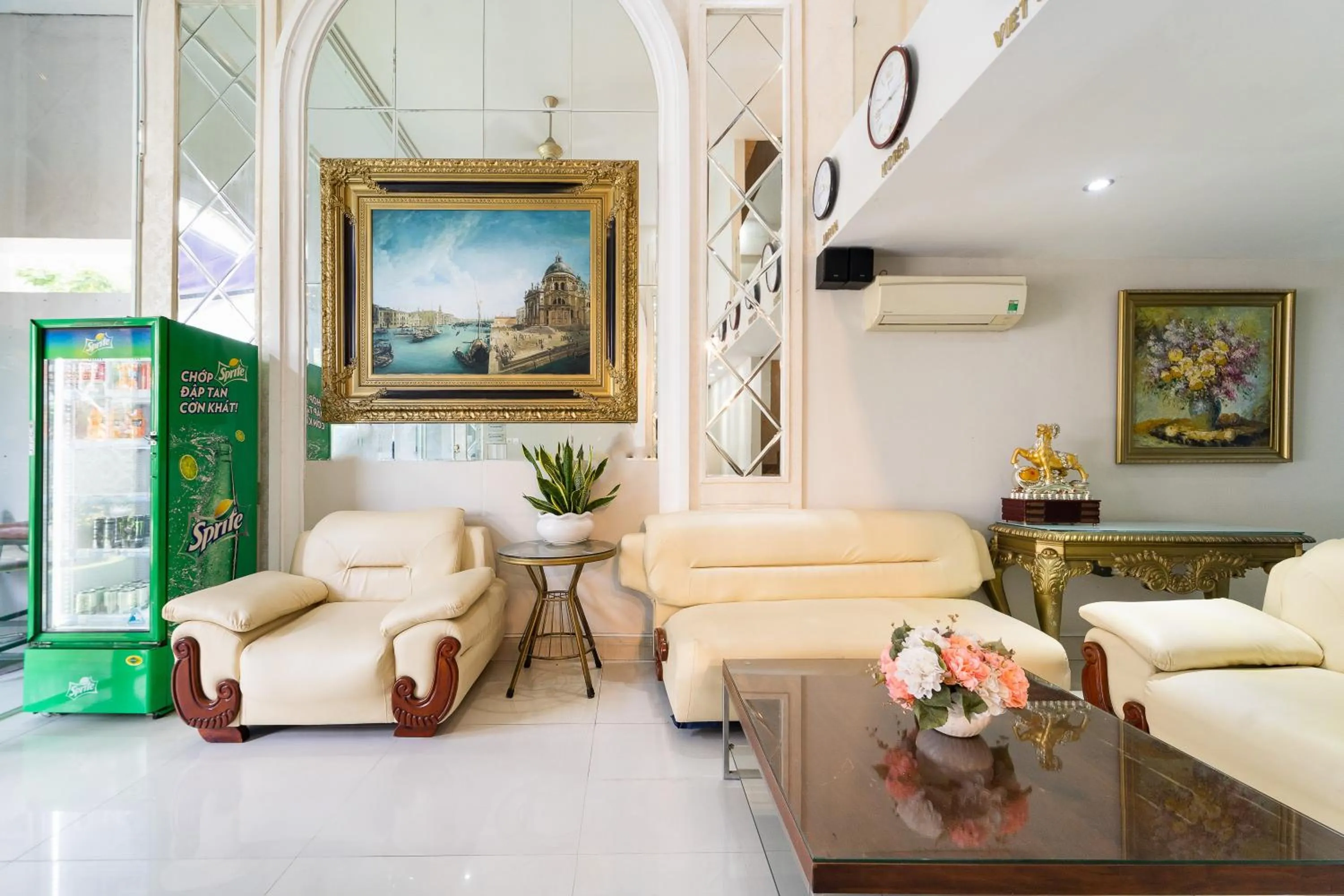 Living room in WIN hotel & Apartment