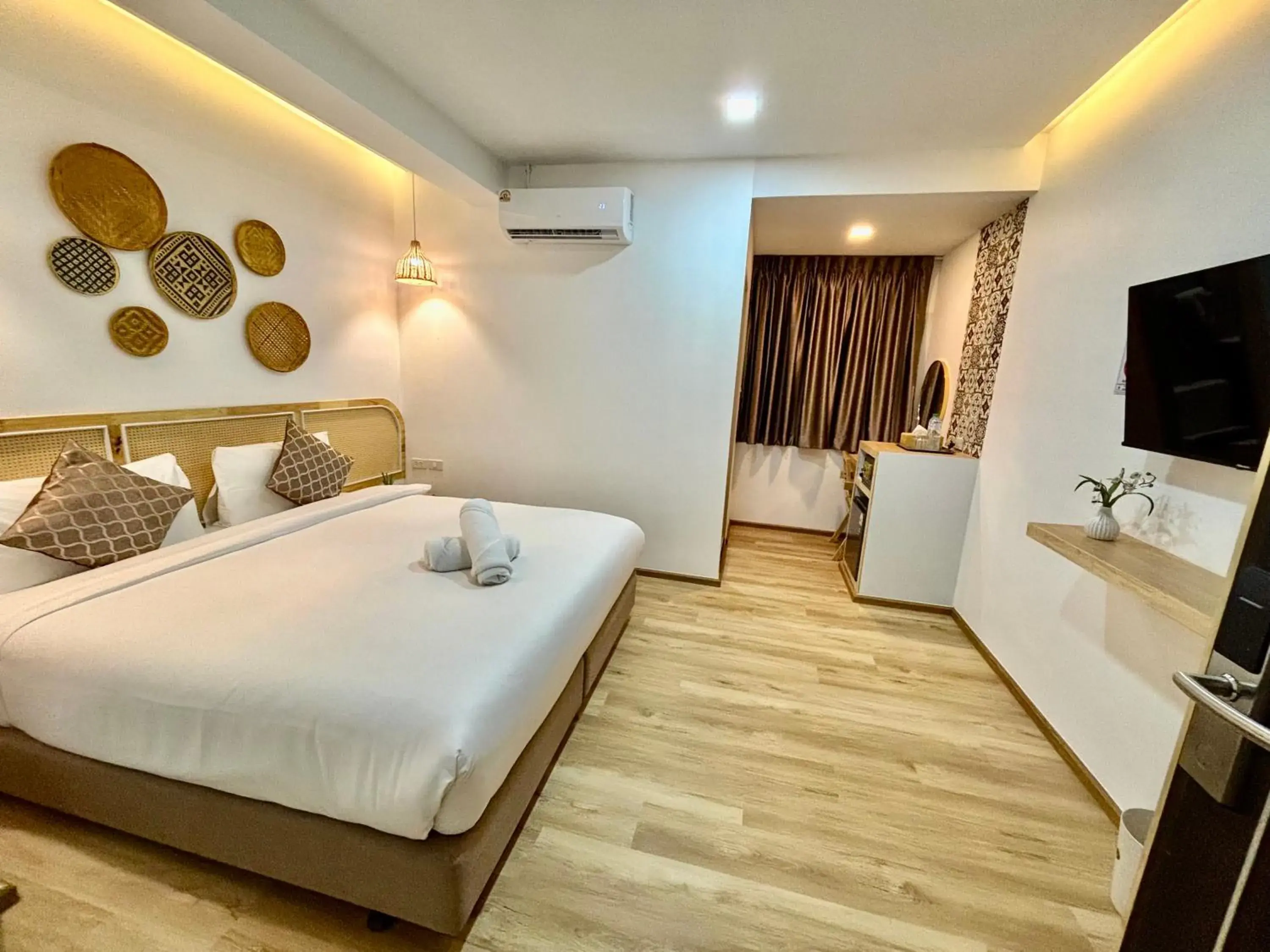 Classic Double Room in Charm Hostel at Pratumnak Classic Double Room in Charm Hostel at Pratumnak