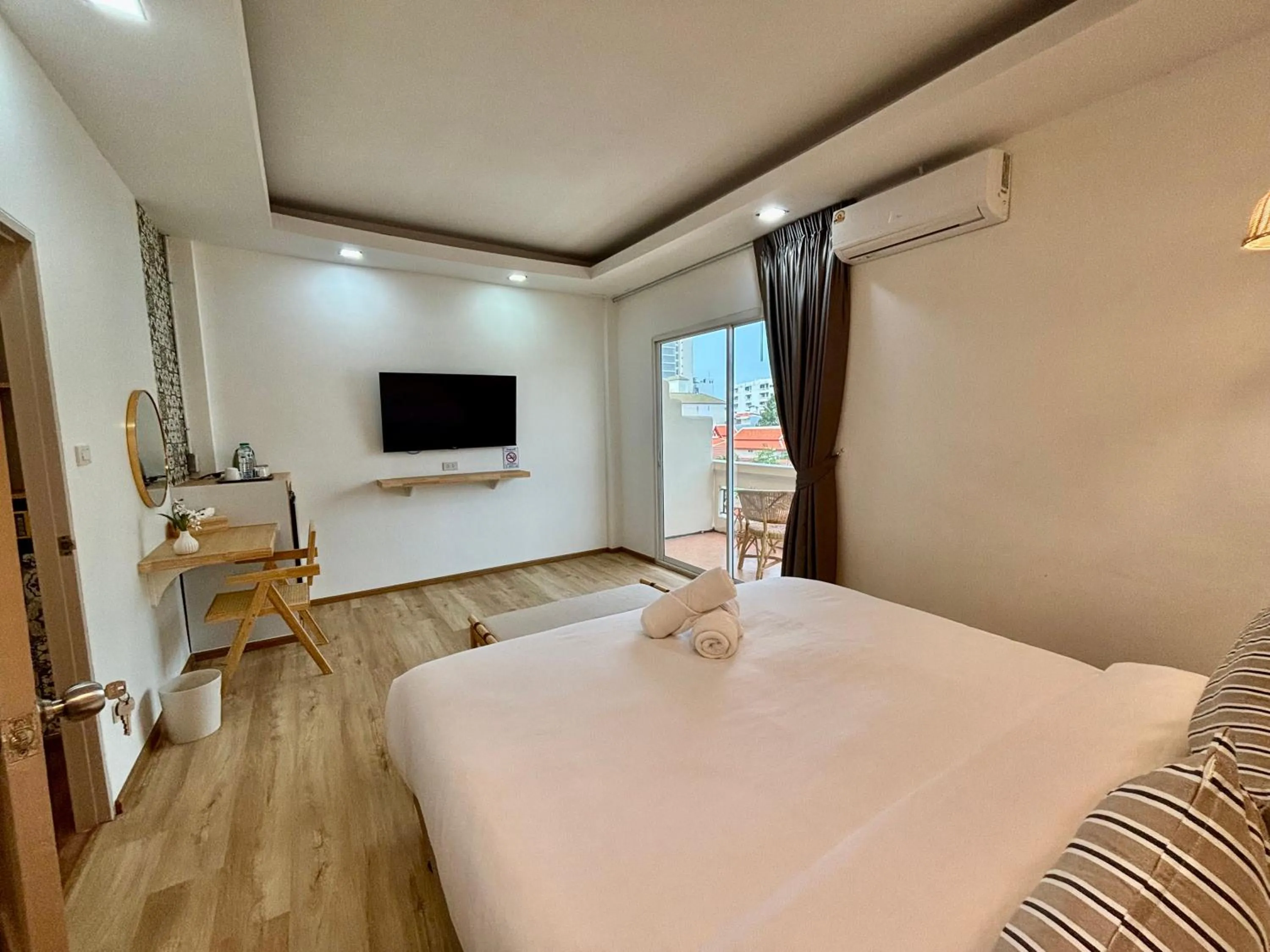 Bed in Charm Hostel at Pratumnak