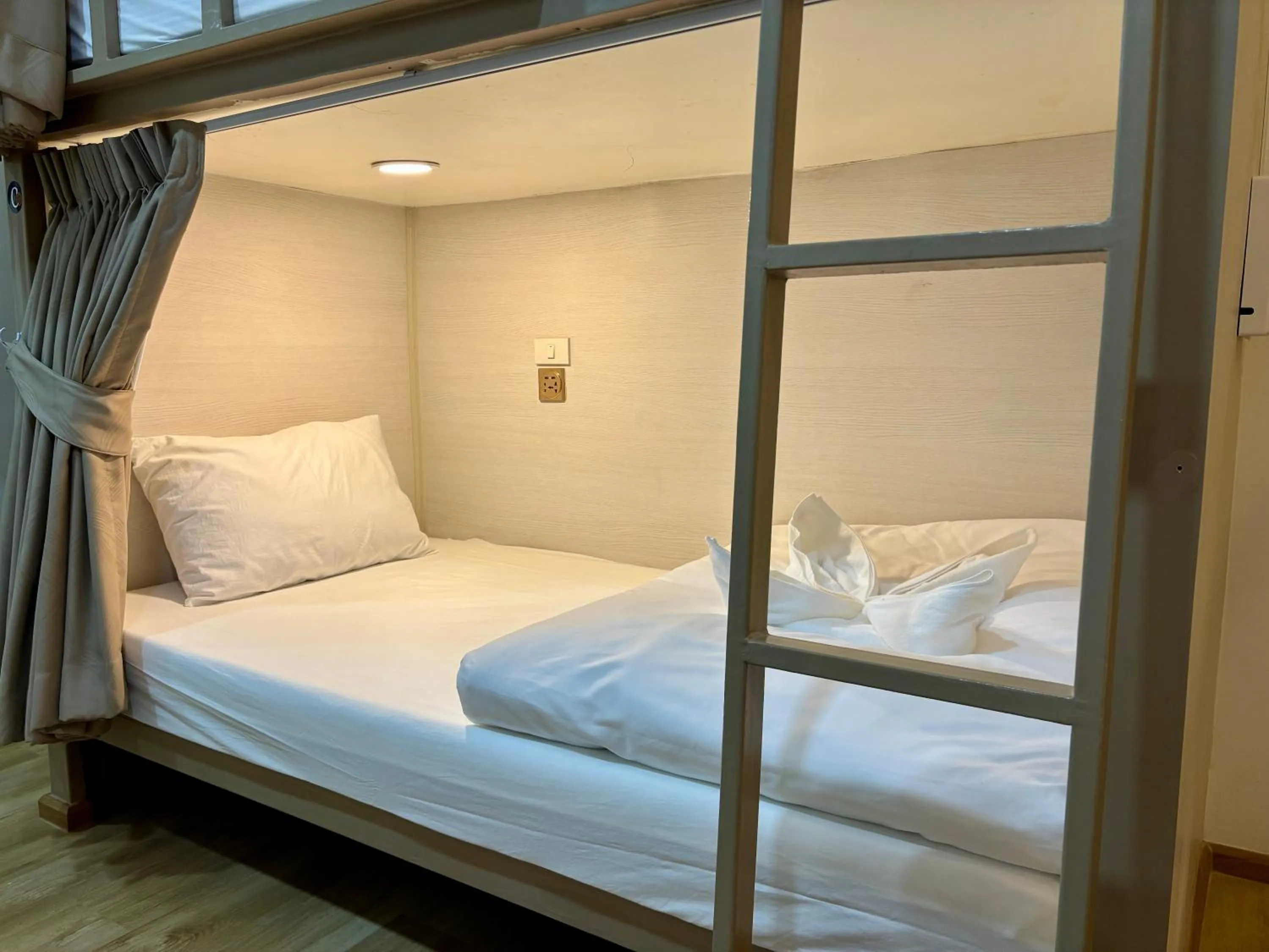 Bedroom, Bed in Charm Hostel at Pratumnak