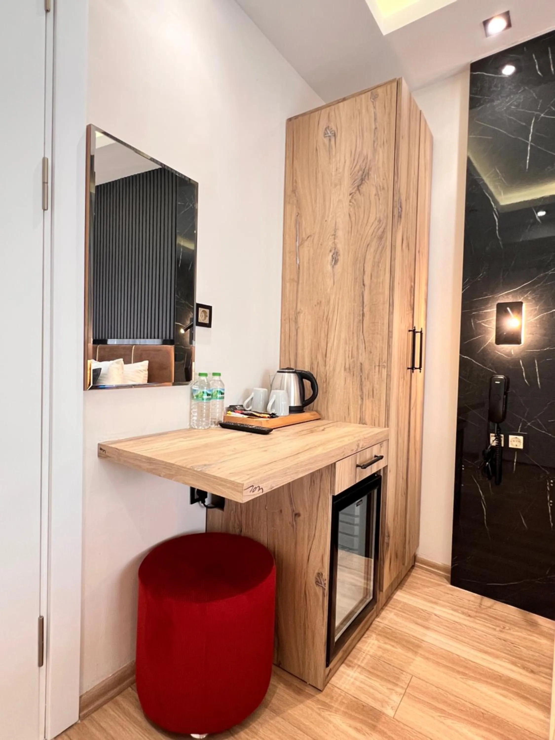 minibar in The Bail Hotel