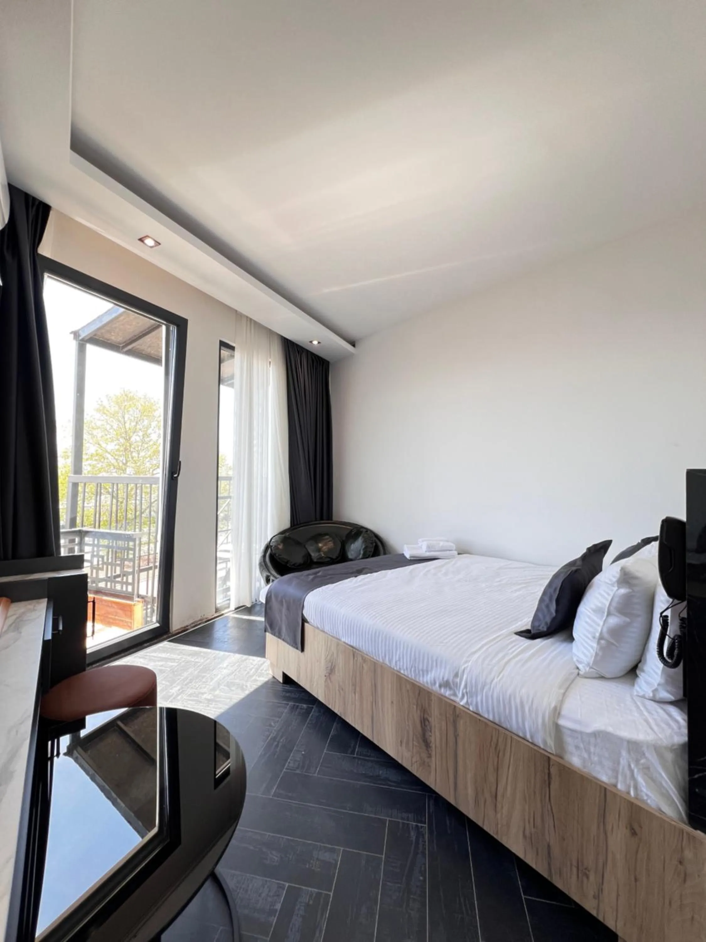 Photo of the whole room, Bed in The Bail Hotel