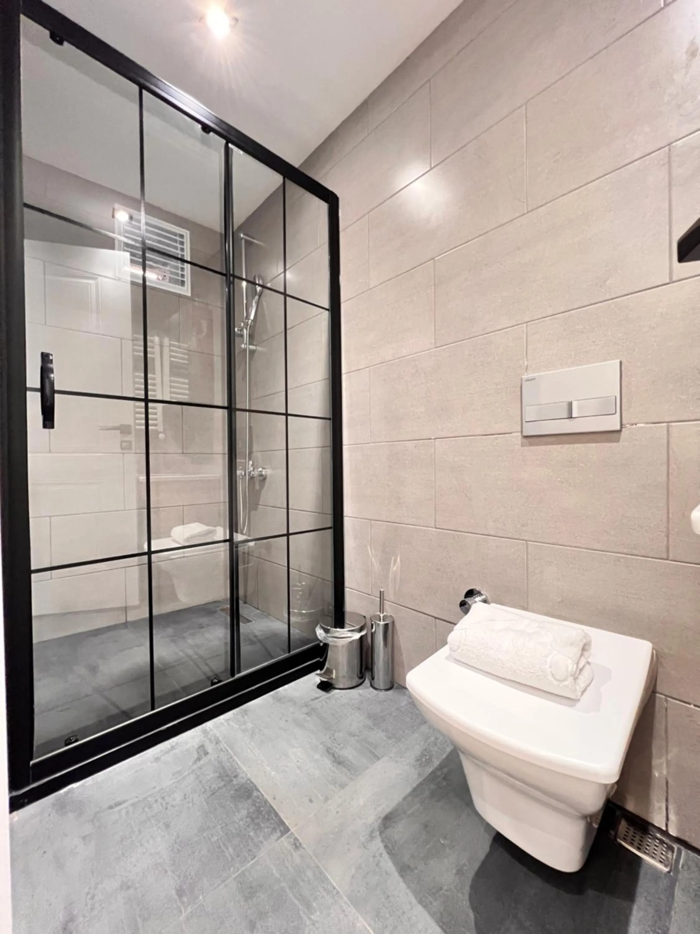 Shower in The Bail Hotel