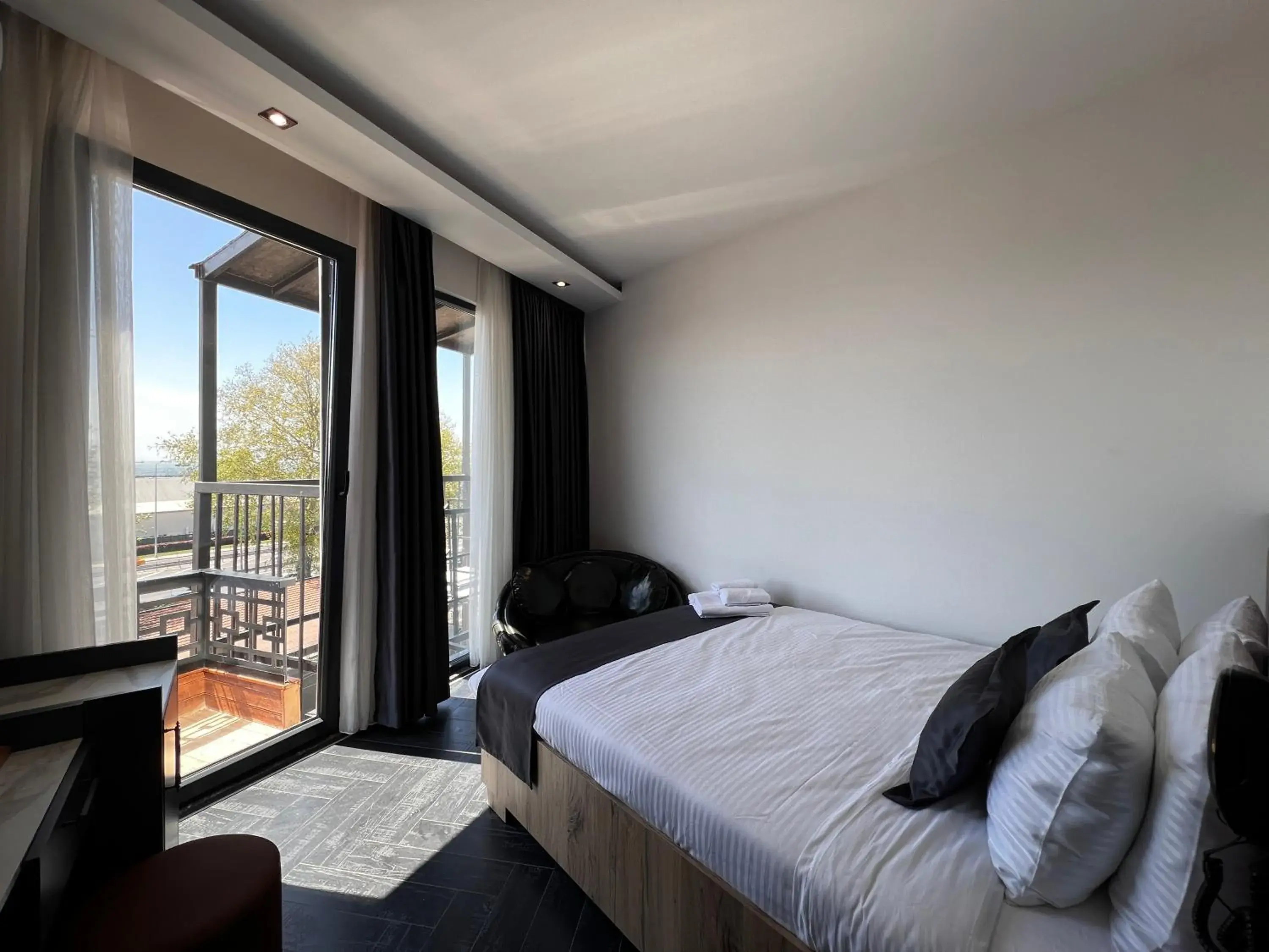 View (from property/room), Bed in The Bail Hotel View (from property/room), Bed in The Bail Hotel