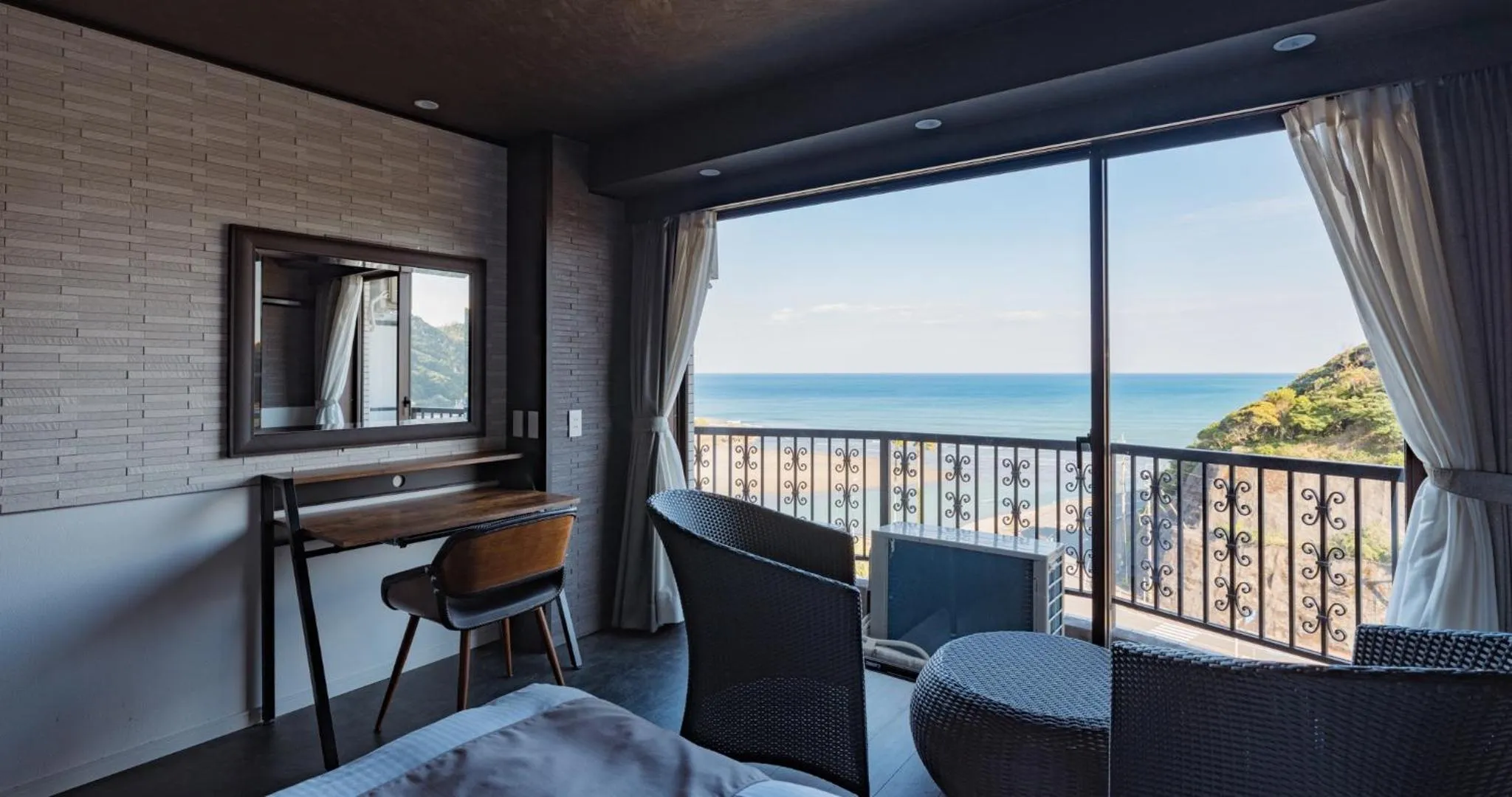 Day in Hotel SEASONS NICHINAN