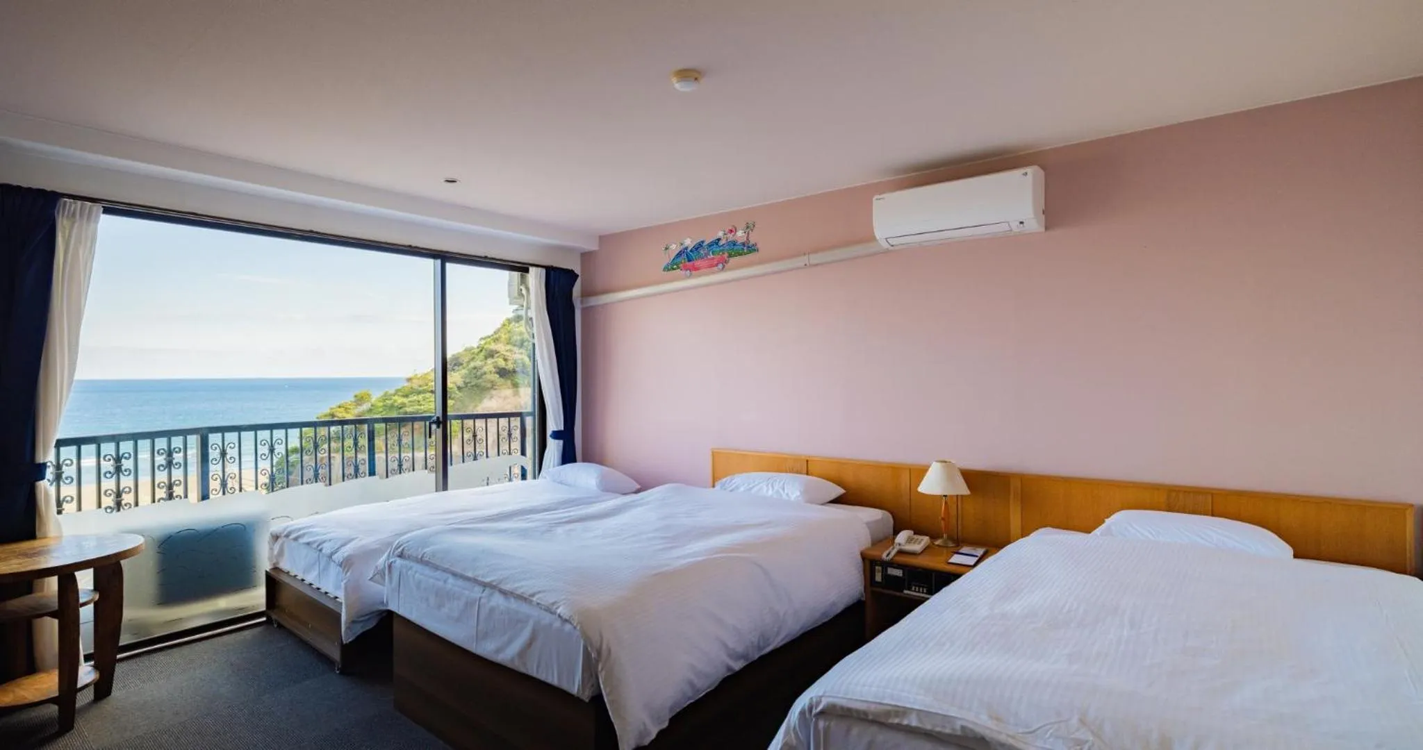 Bed in Hotel SEASONS NICHINAN