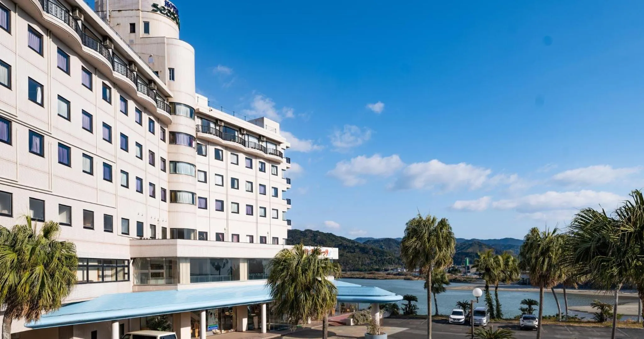 Property building in Hotel SEASONS NICHINAN