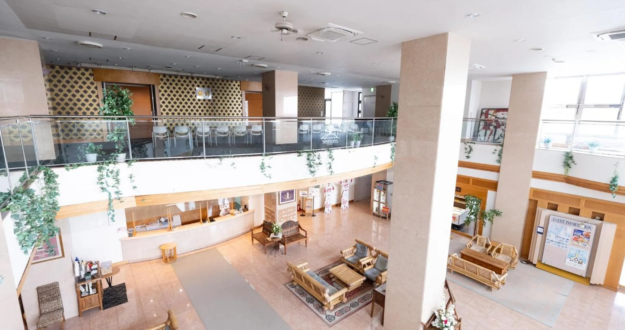 Lobby or reception in Hotel SEASONS NICHINAN