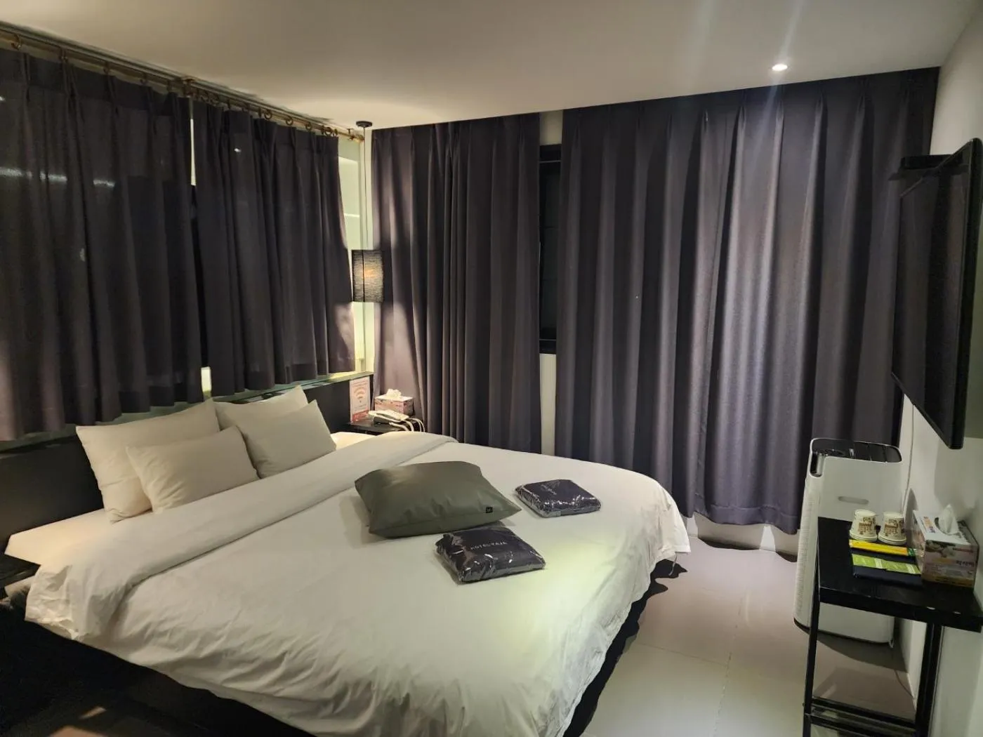 Bedroom, Bed in Hotel Yaja Sasang Terminal