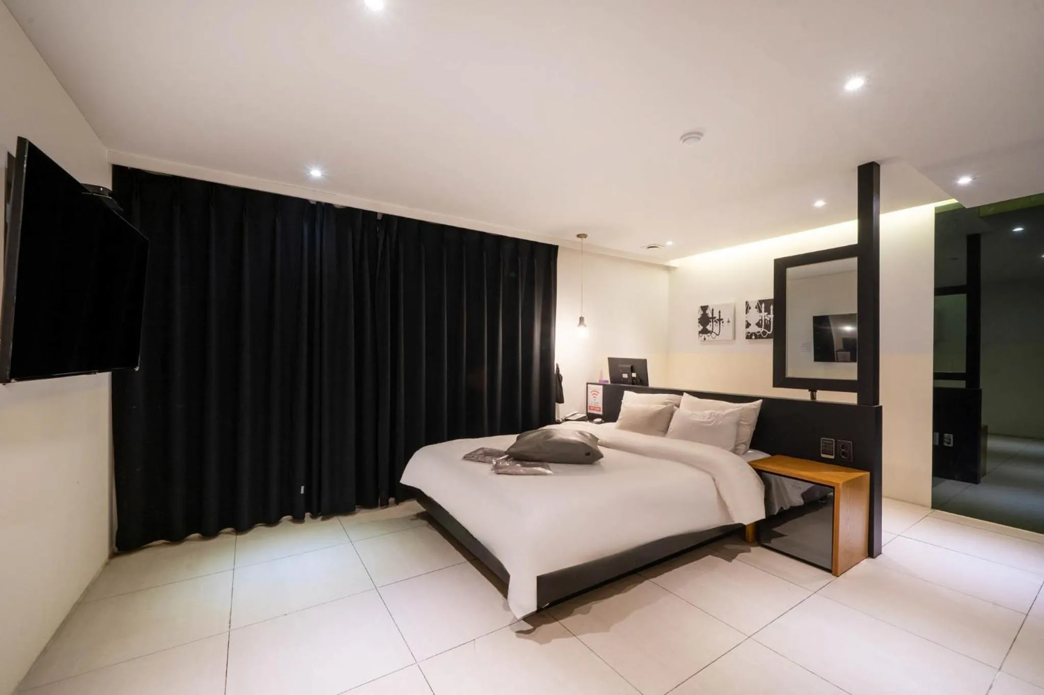 Bed in Hotel Yaja Sasang Terminal