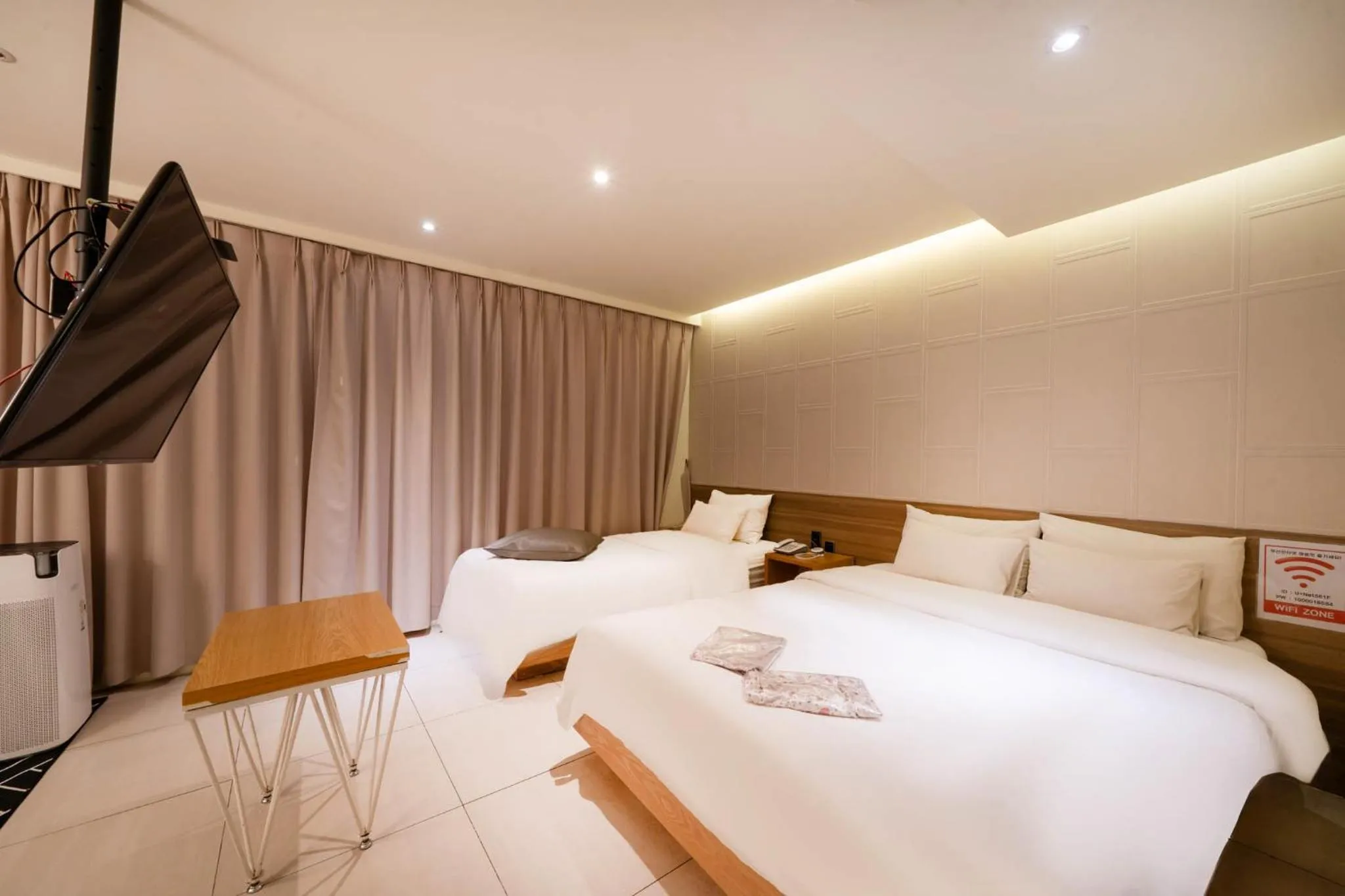 Bed in Hotel Yaja Sasang Terminal
