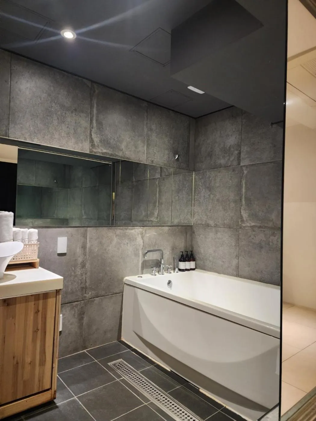 Bath in Hotel Yaja Sasang Terminal