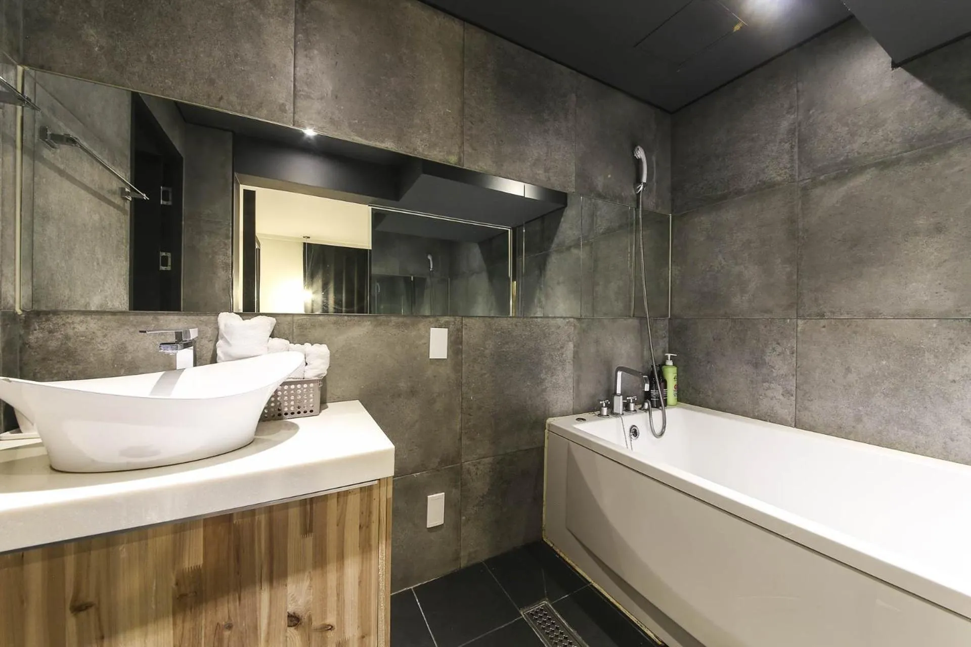 Bathroom in Hotel Yaja Sasang Terminal