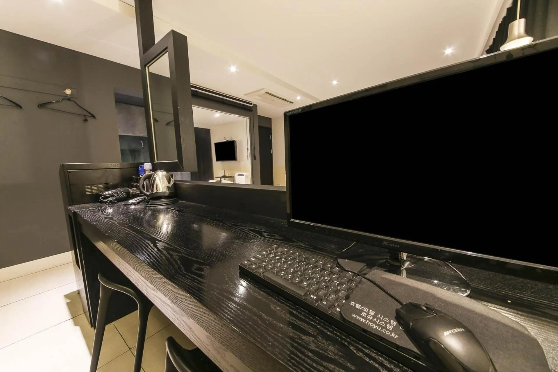 Kitchen or kitchenette in Hotel Yaja Sasang Terminal