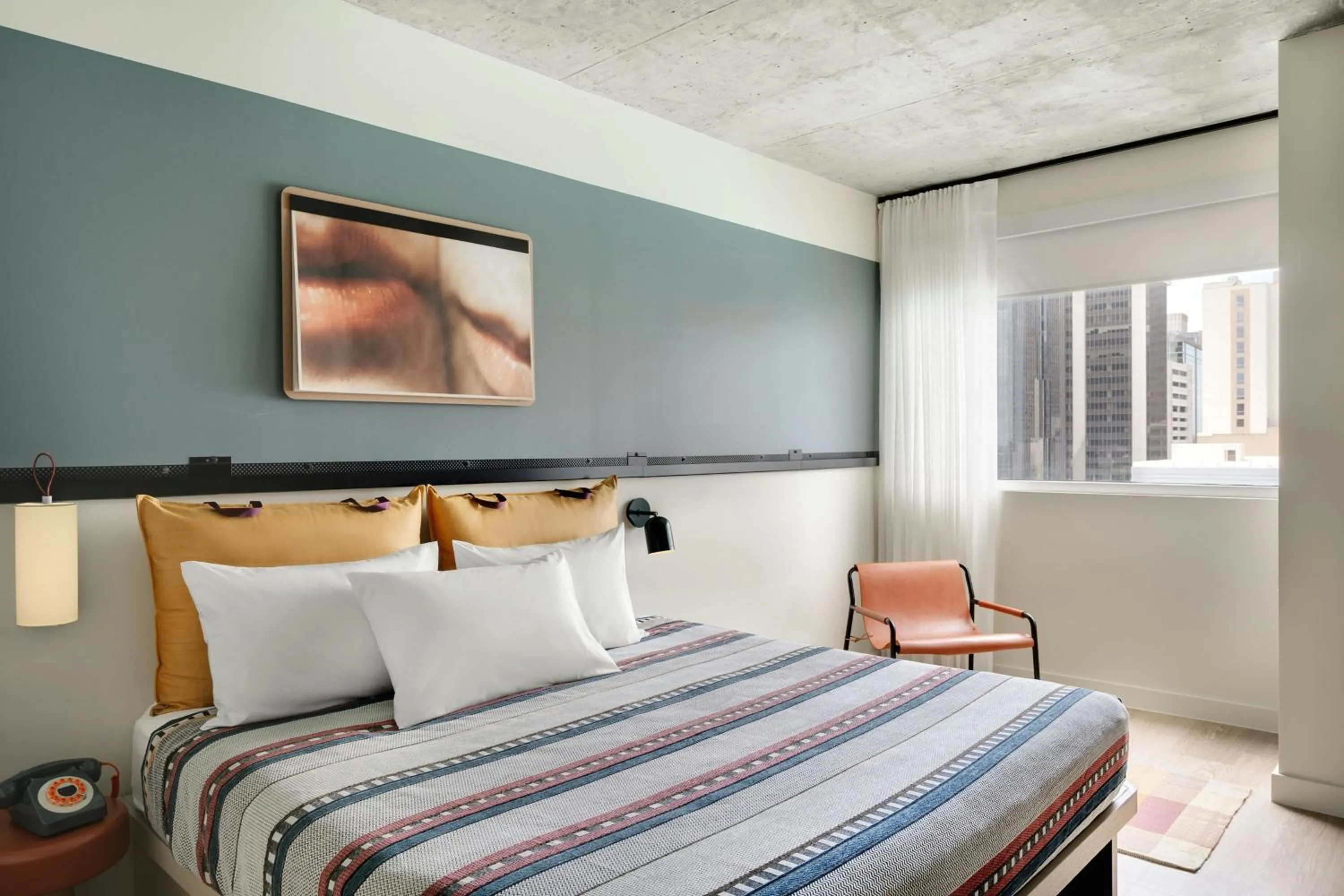 Photo of the whole room, Bed in Moxy Charlotte Downtown