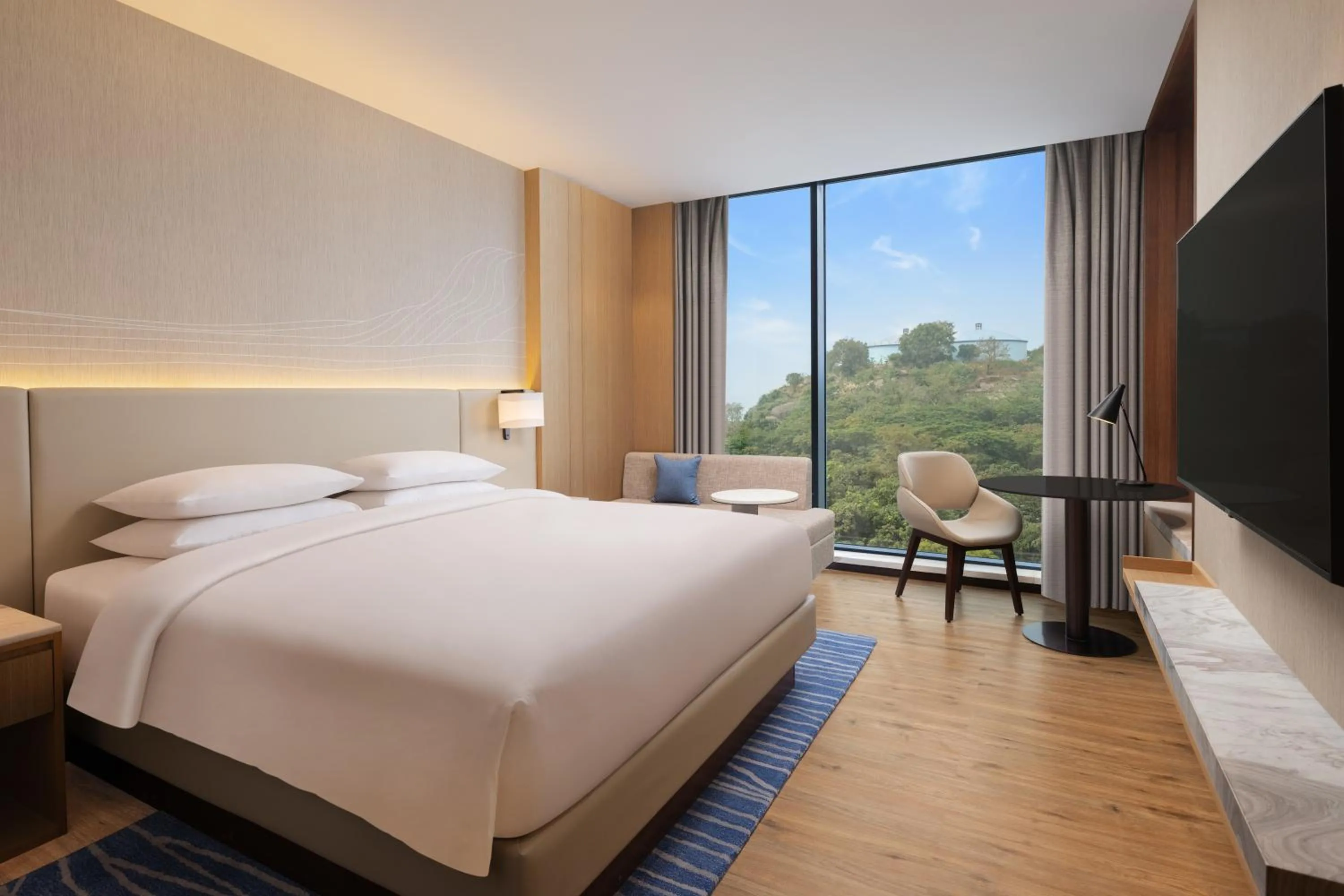Bedroom, Bed in Courtyard by Marriott Ranchi