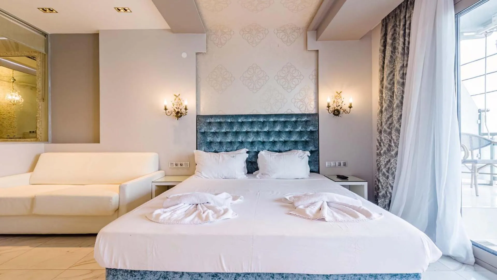 Bedroom, Bed in Alpha Luxury Suites