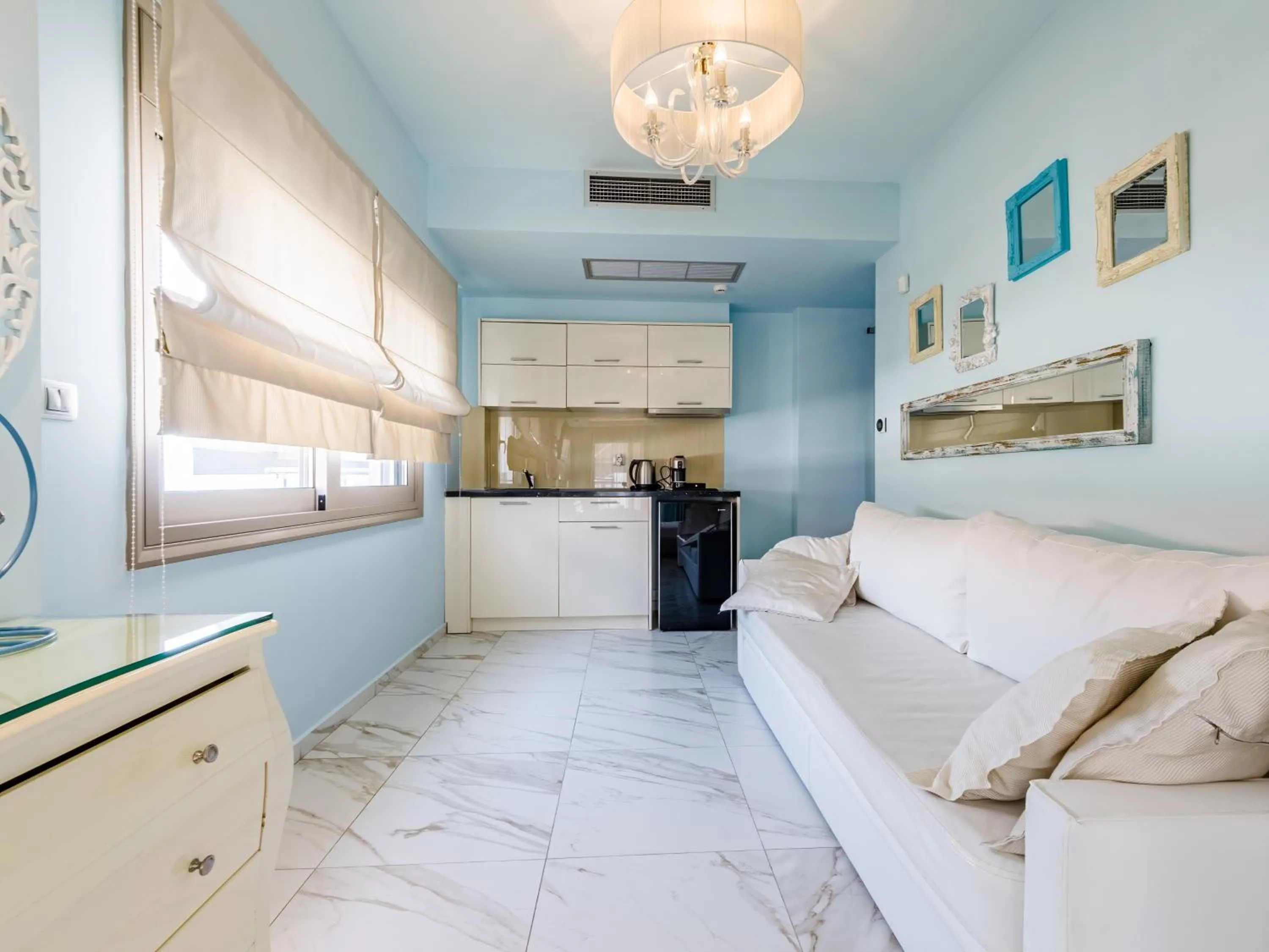 Kitchen or kitchenette in Alpha Luxury Suites