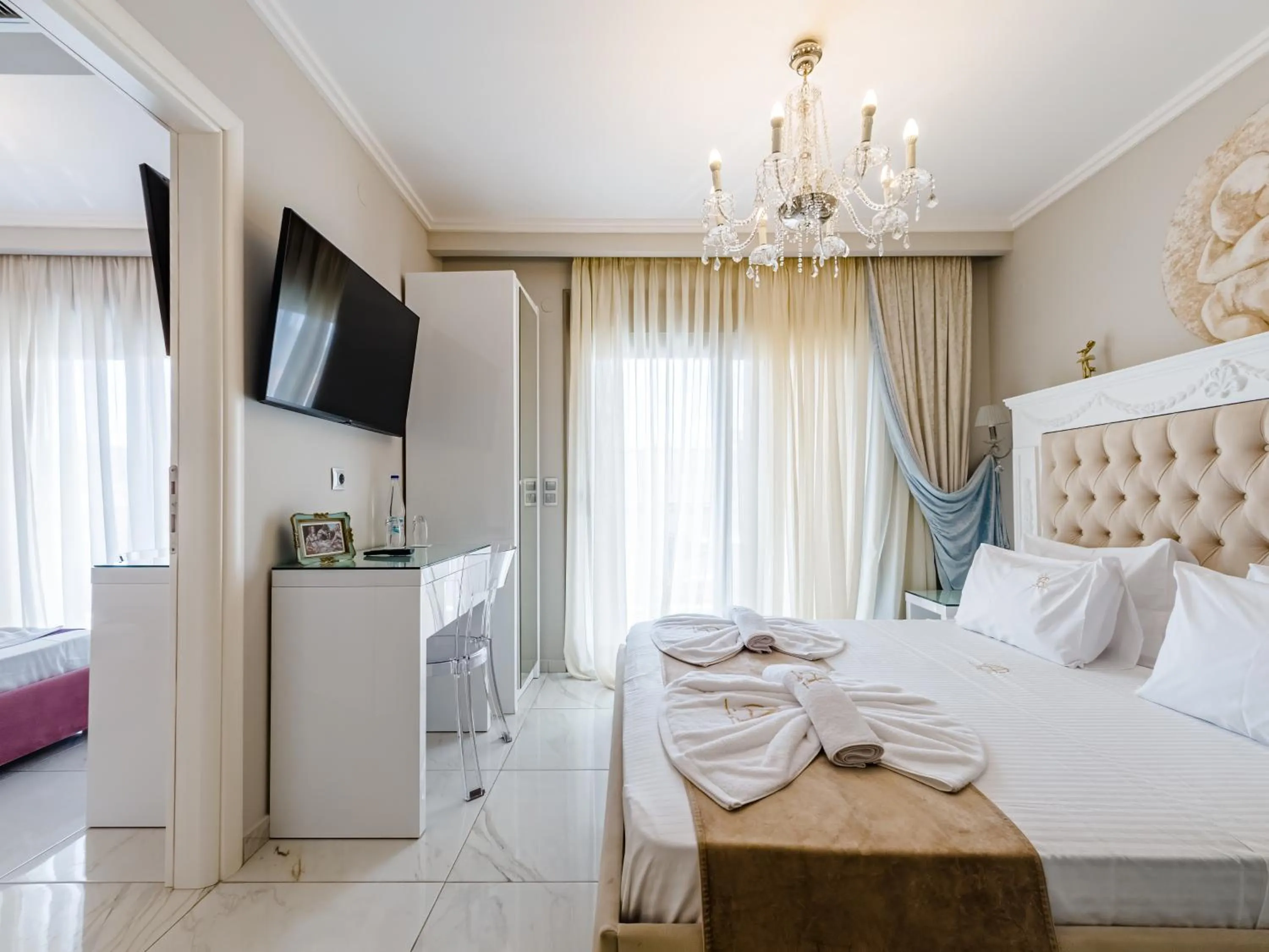 Photo of the whole room, Bed in Alpha Luxury Suites