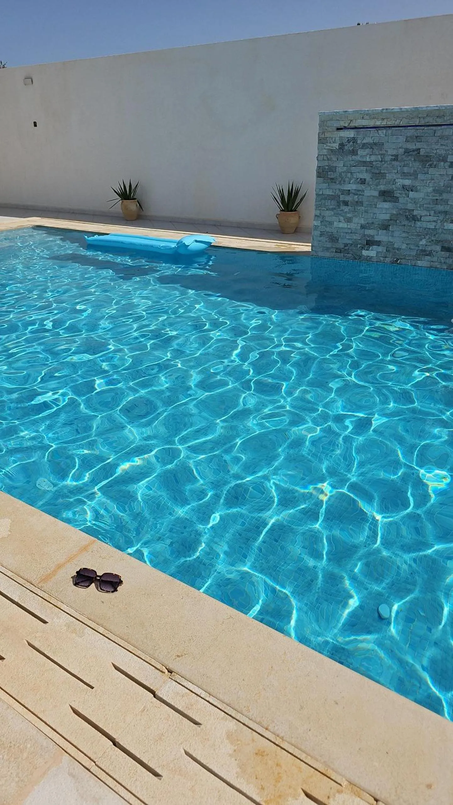 Three-Bedroom House in Villa privee Narjess grande piscine et jacuzzi