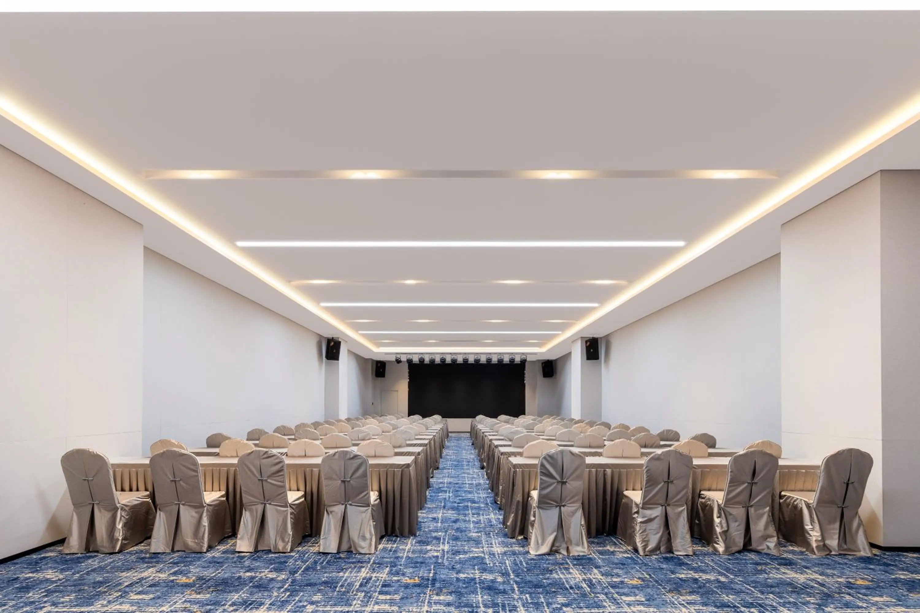 Meeting/conference room in Shanghai Hongqiao Heyitang Hotel Beixinjing Subway Station Branch