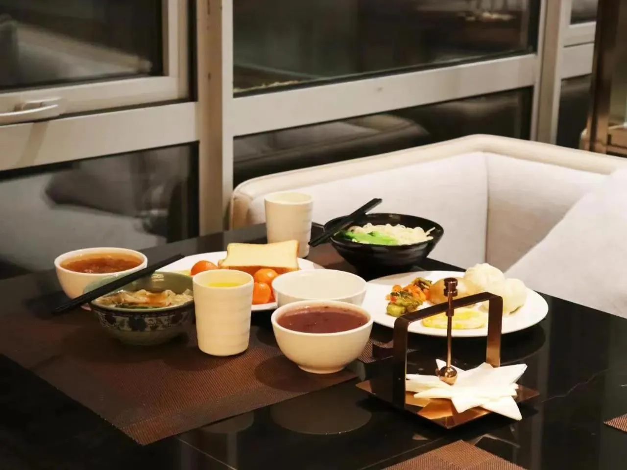Dinner in Shanghai Hongqiao Heyitang Hotel Beixinjing Subway Station Branch