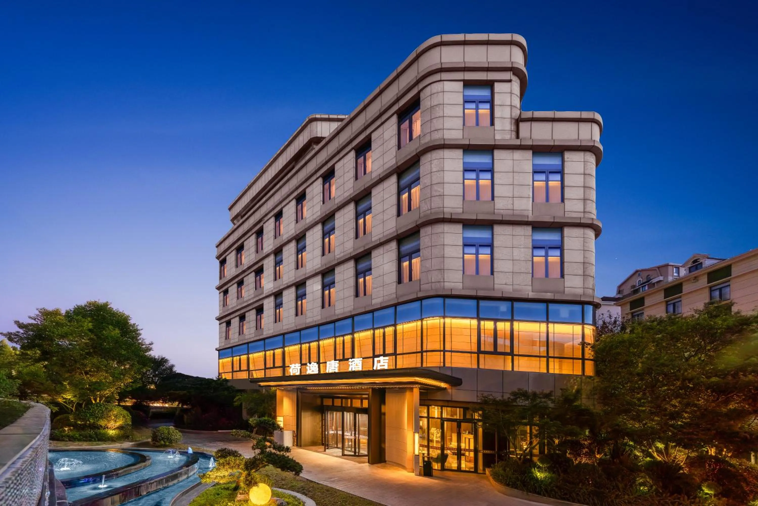 Property building in Shanghai Hongqiao Heyitang Hotel Beixinjing Subway Station Branch