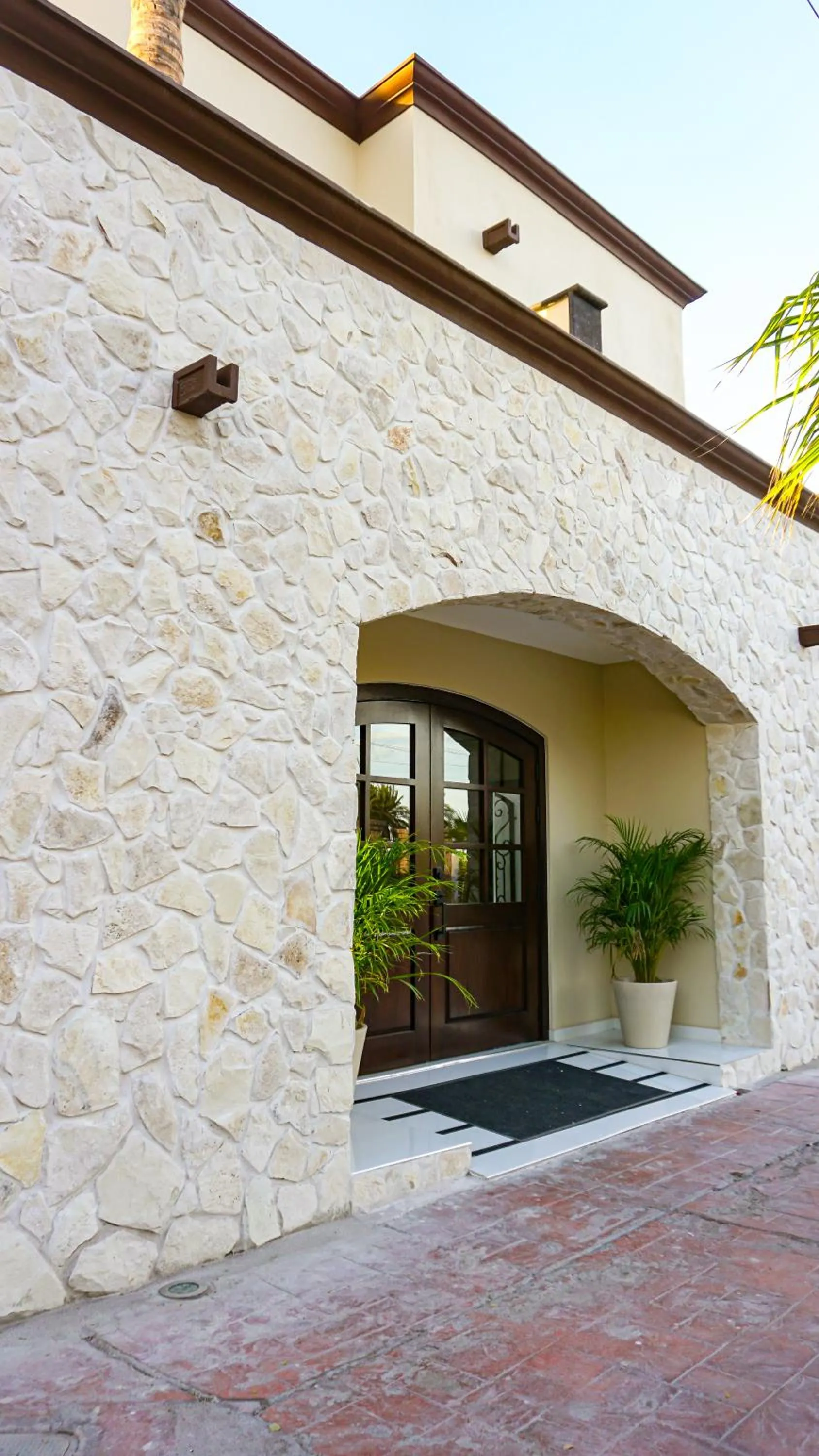 Property building in Hotel Loreto Palmar