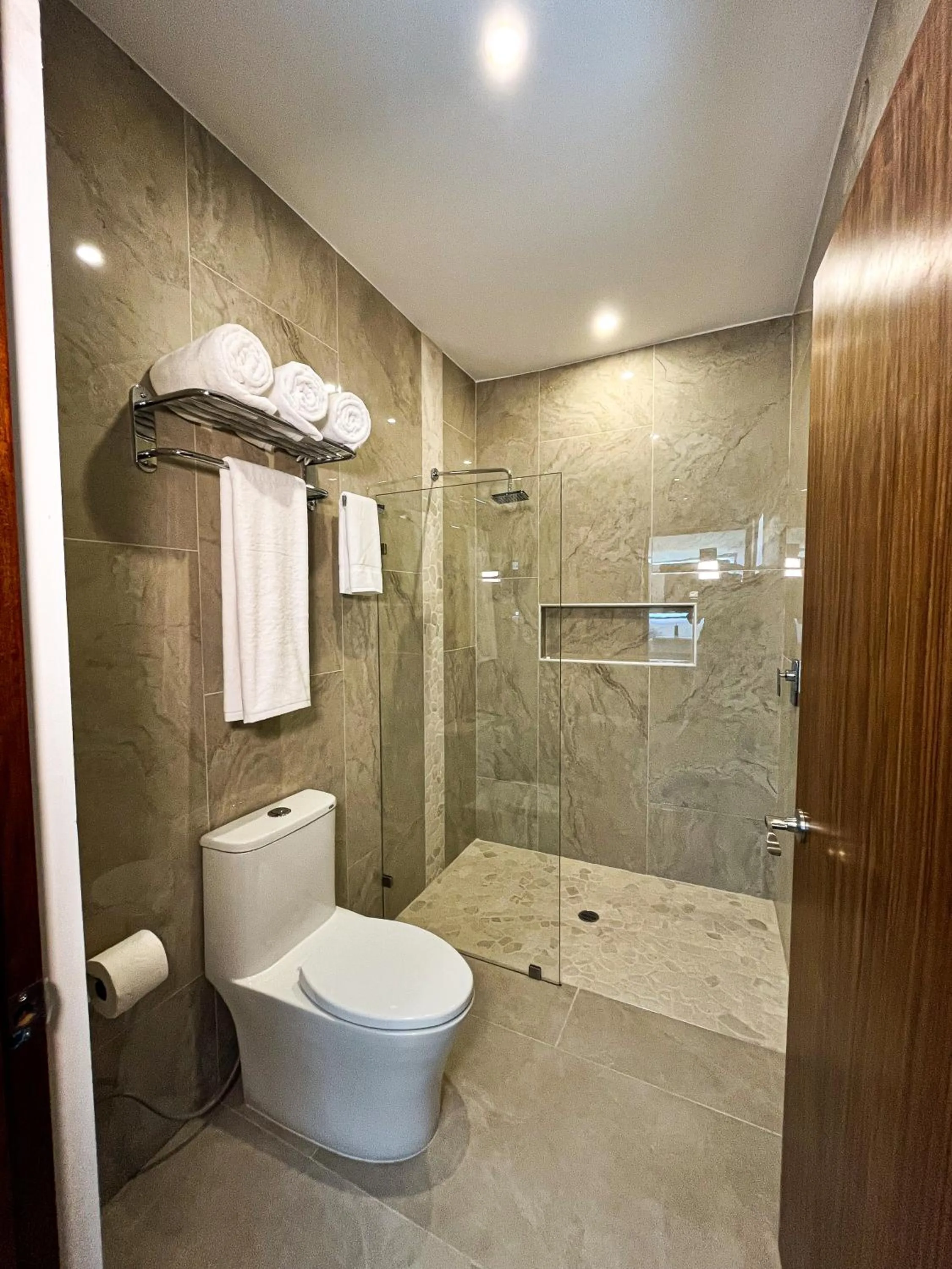 Shower in Hotel Loreto Palmar