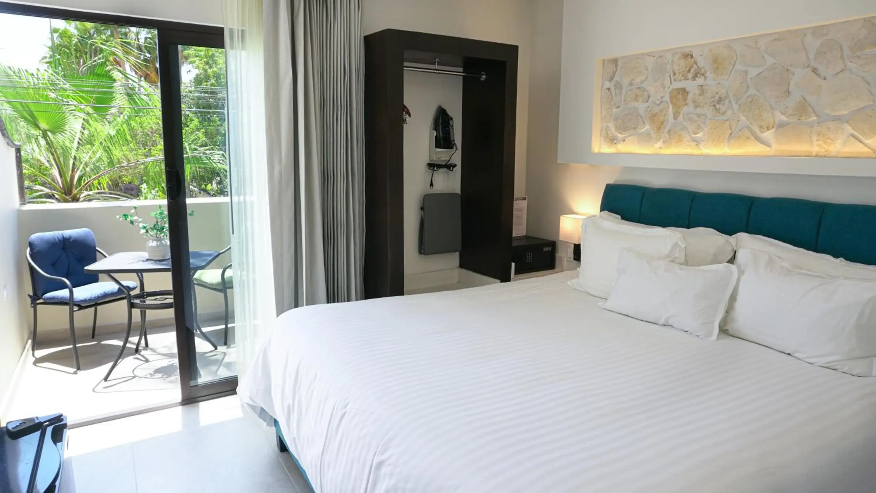 Double or Twin Room with City View in Hotel Loreto Palmar Double or Twin Room with City View in Hotel Loreto Palmar