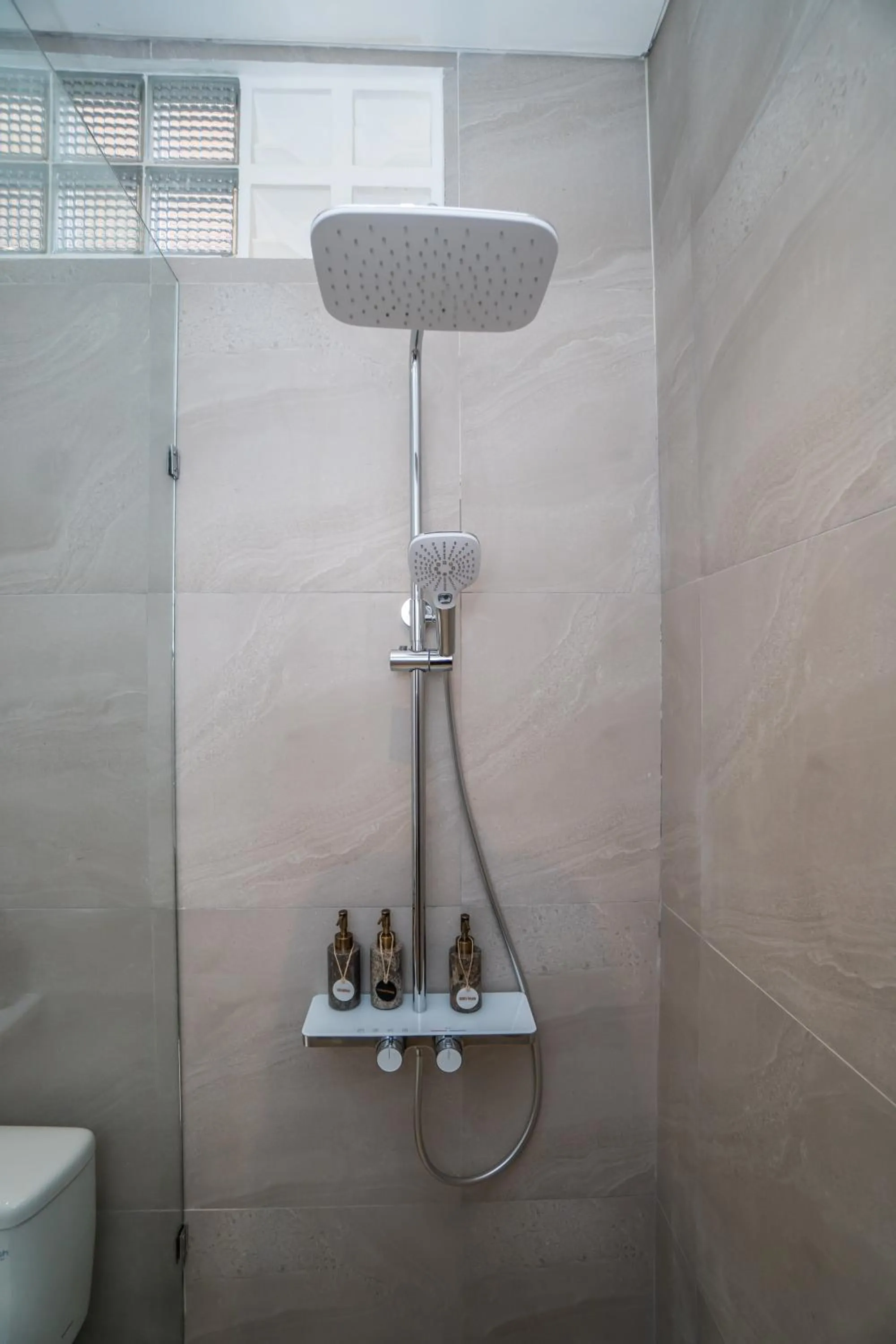 Shower in Kemari Ubud