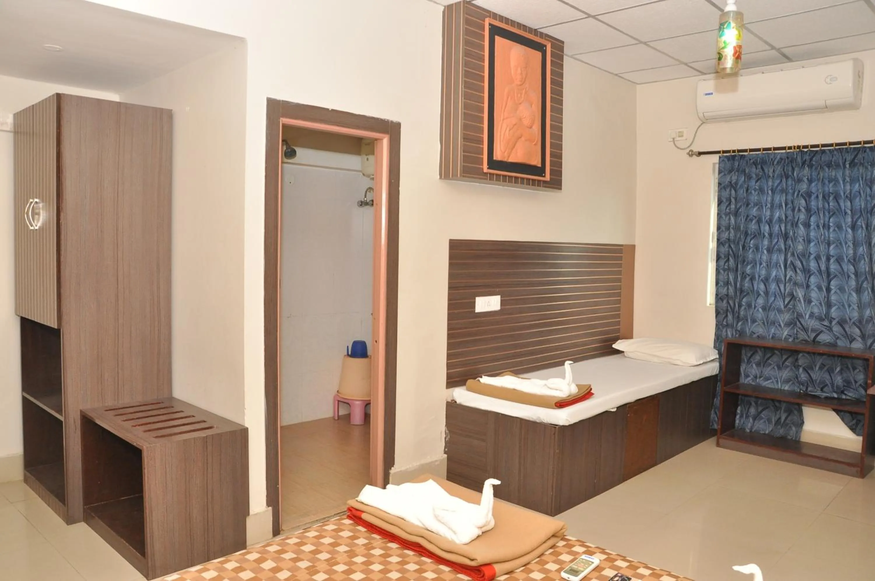 Photo of the whole room in Hotel Shreesh